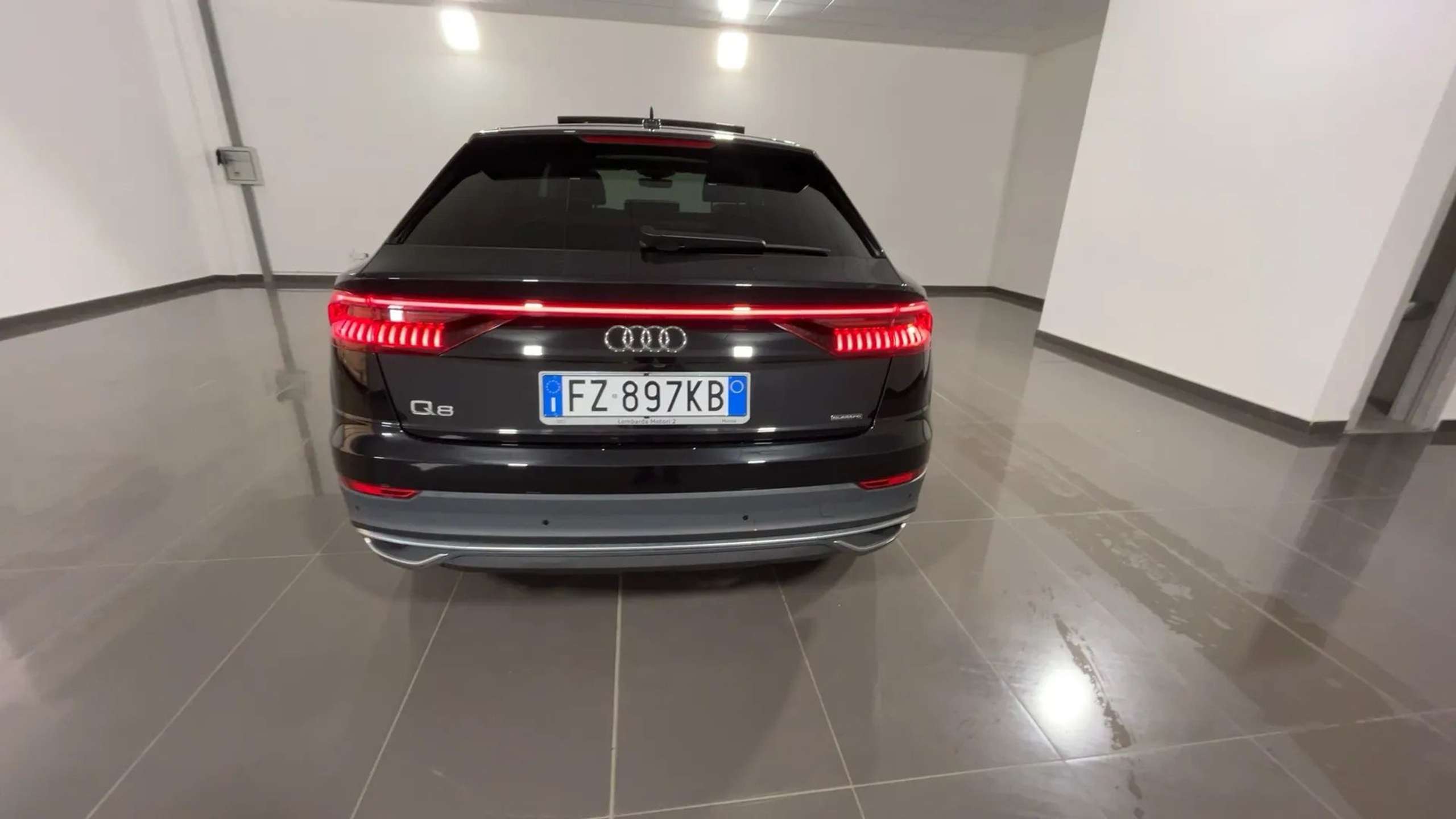 Audi - Q8