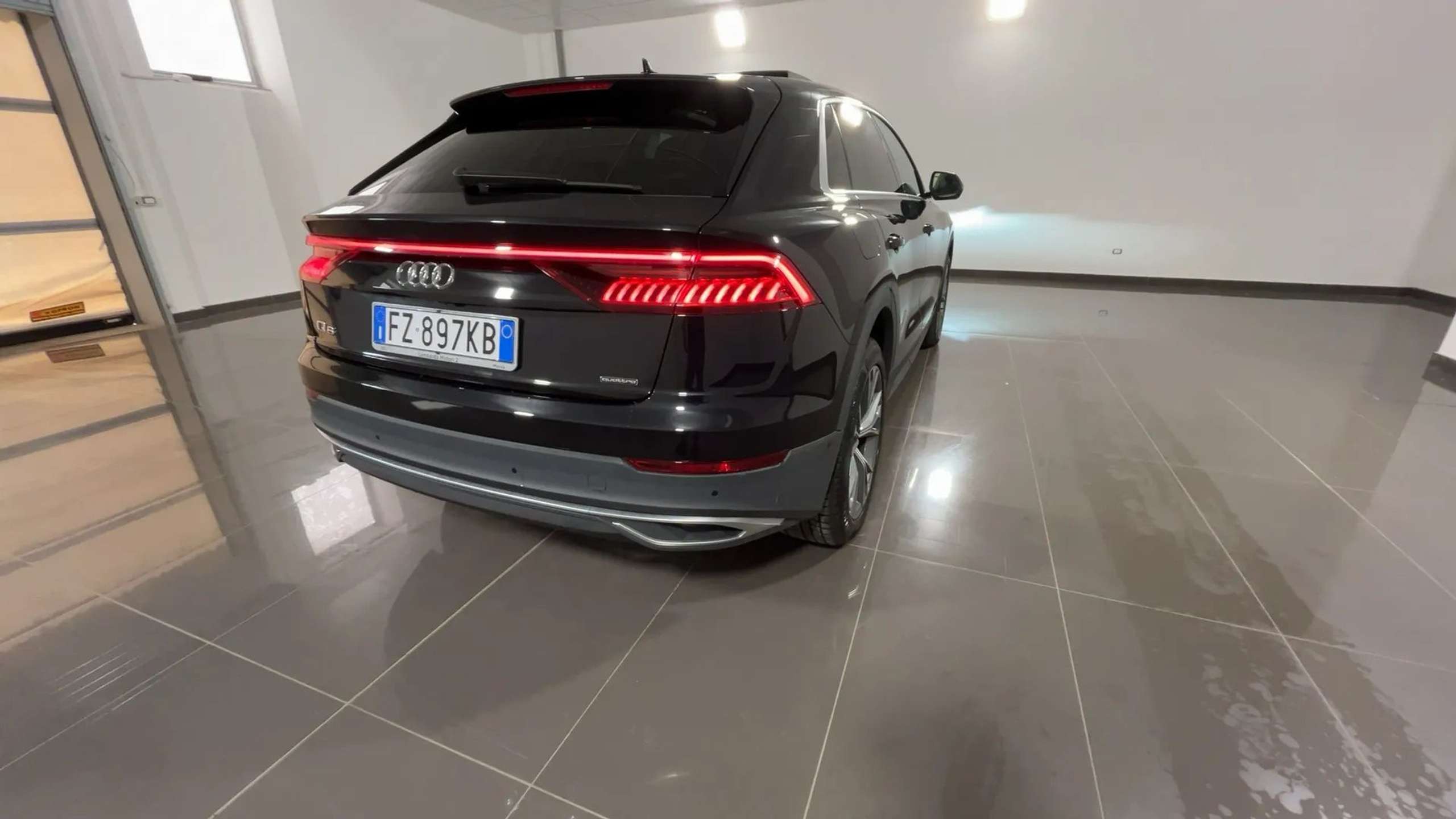 Audi - Q8