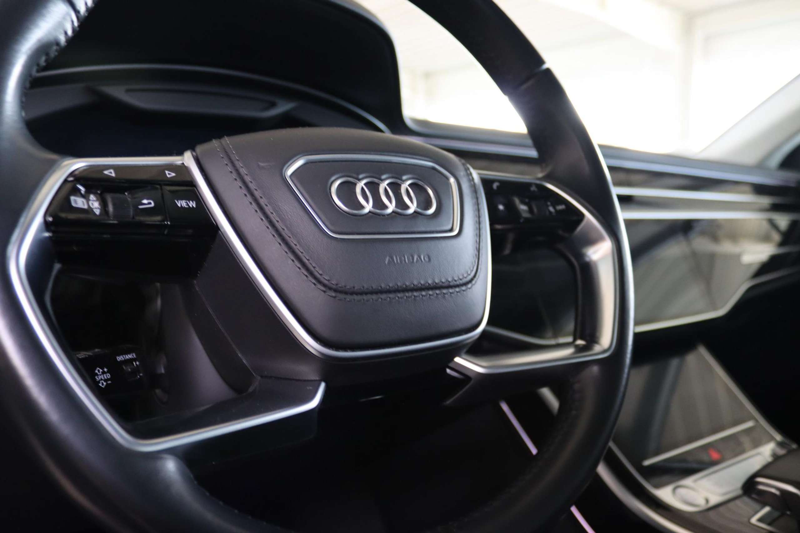 Audi - A8