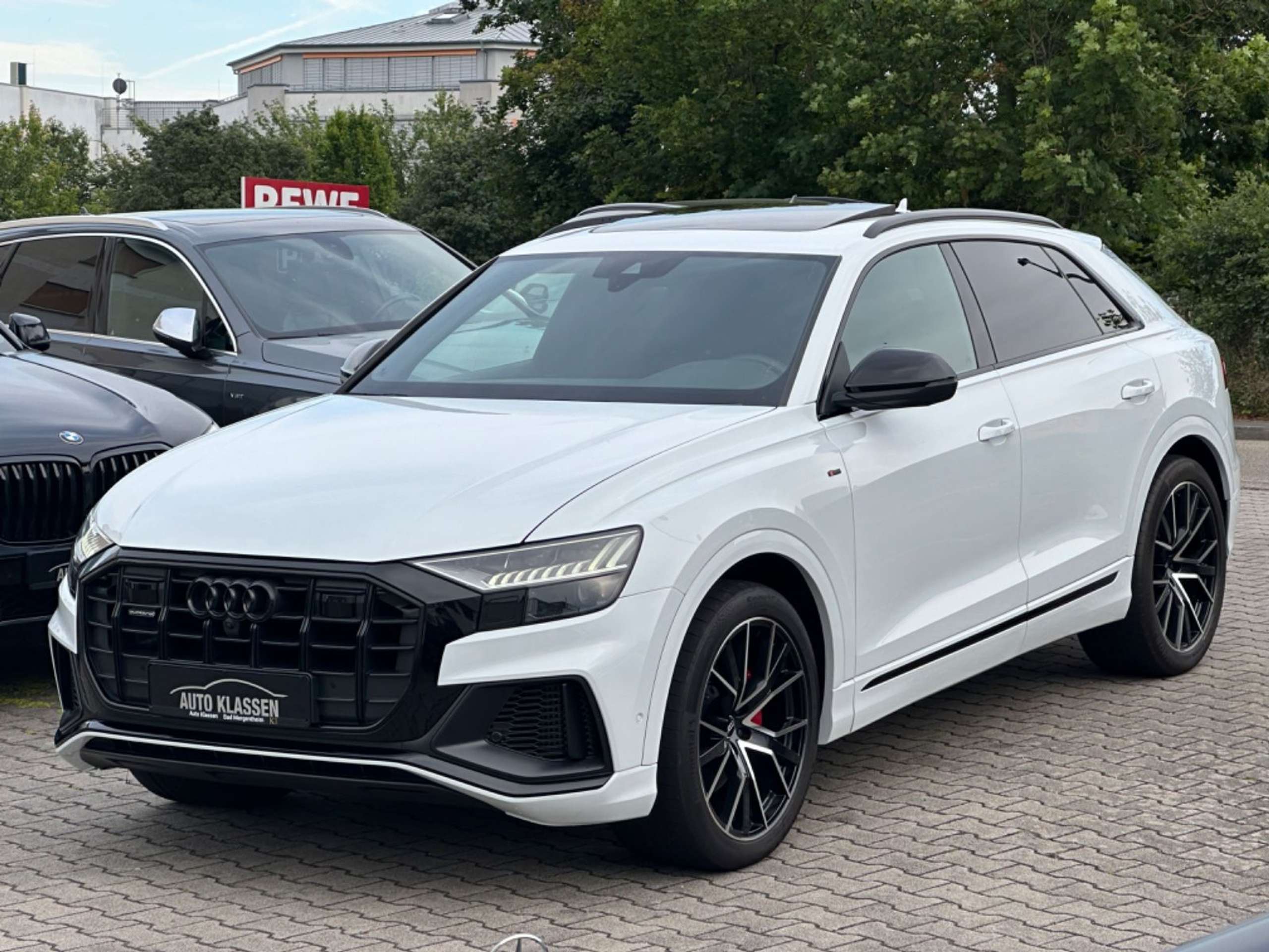 Audi - Q8