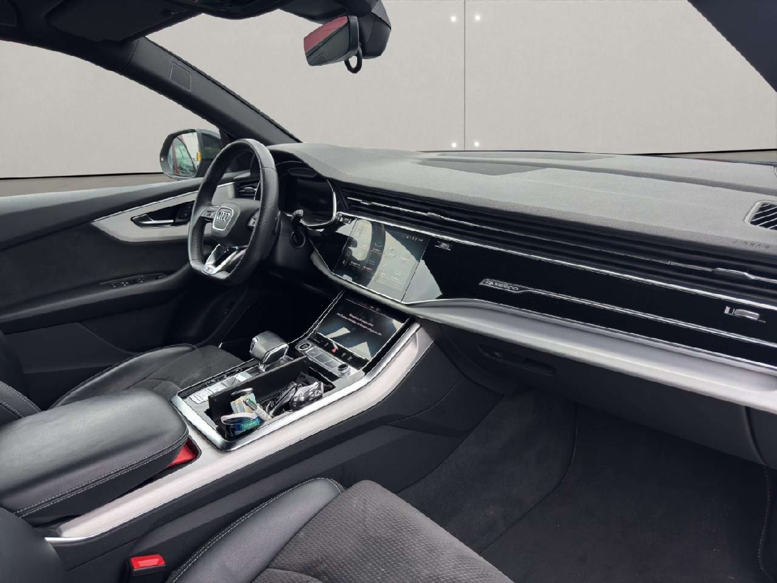 Audi - Q8