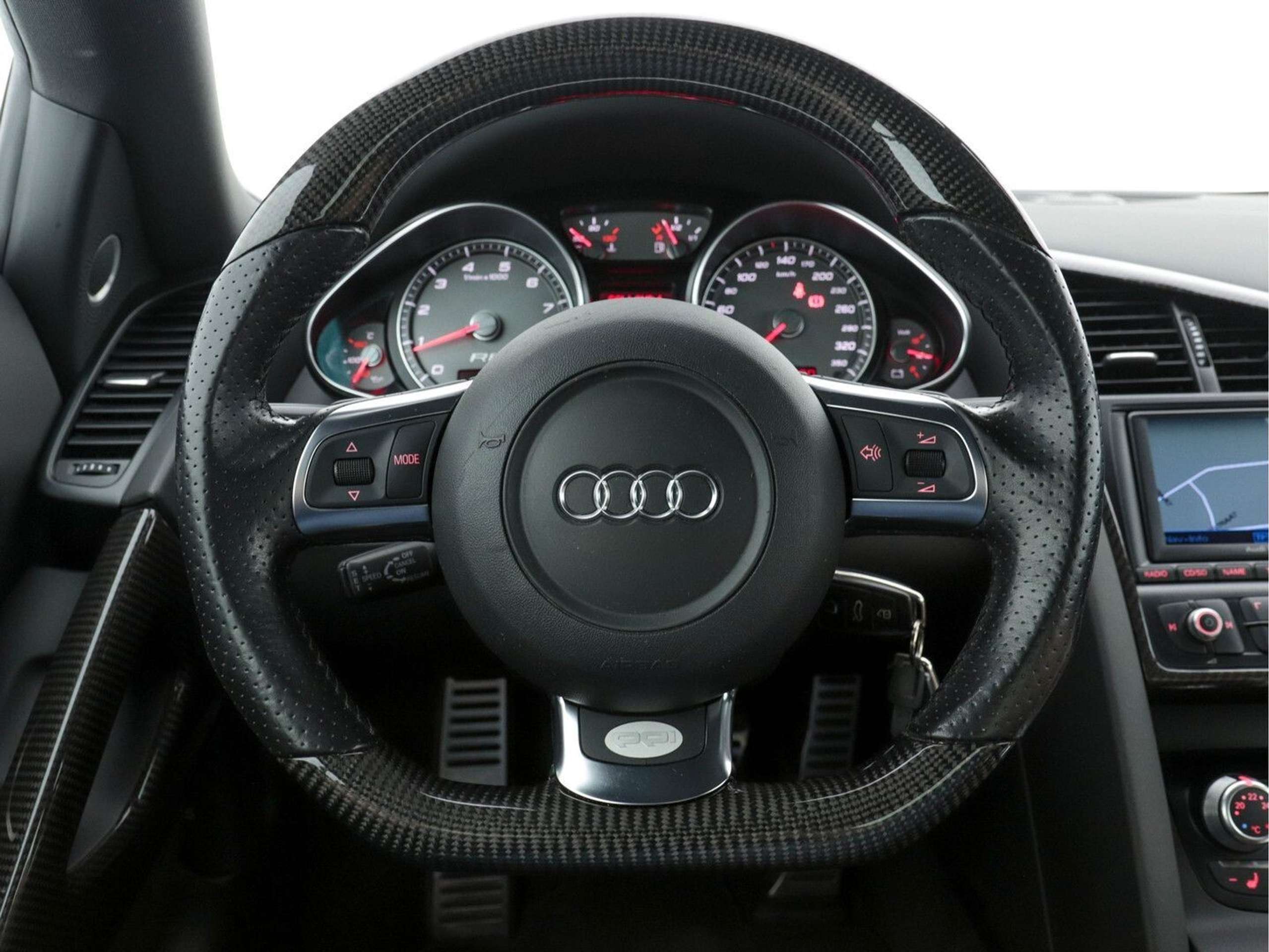 Audi - R8