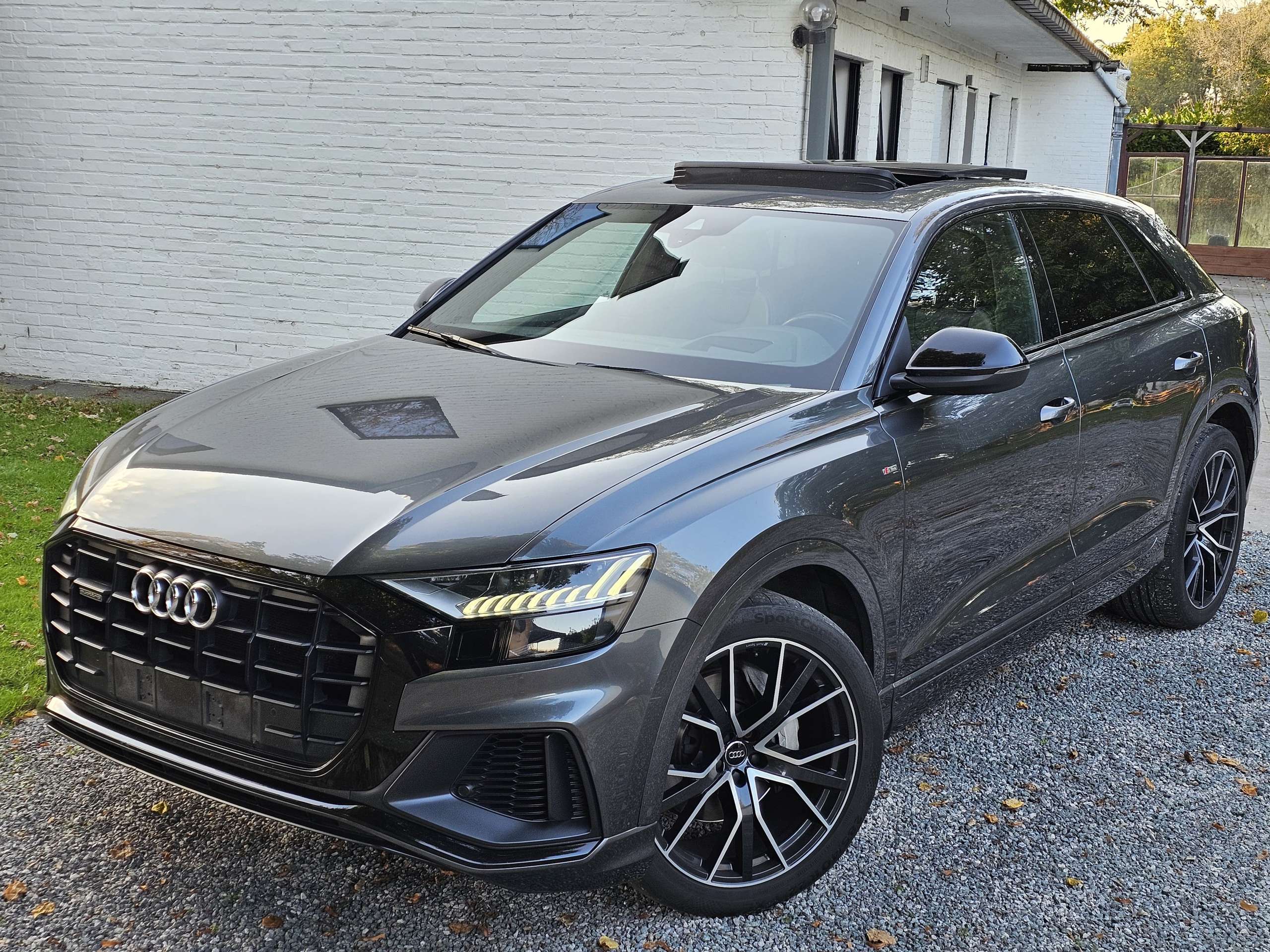 Audi - Q8