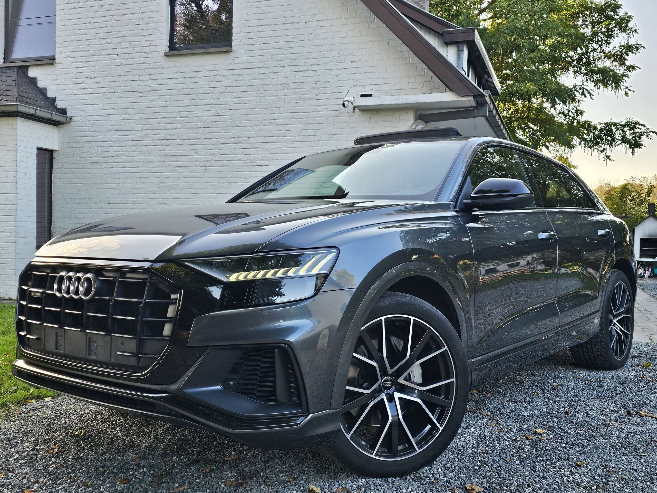 Audi - Q8