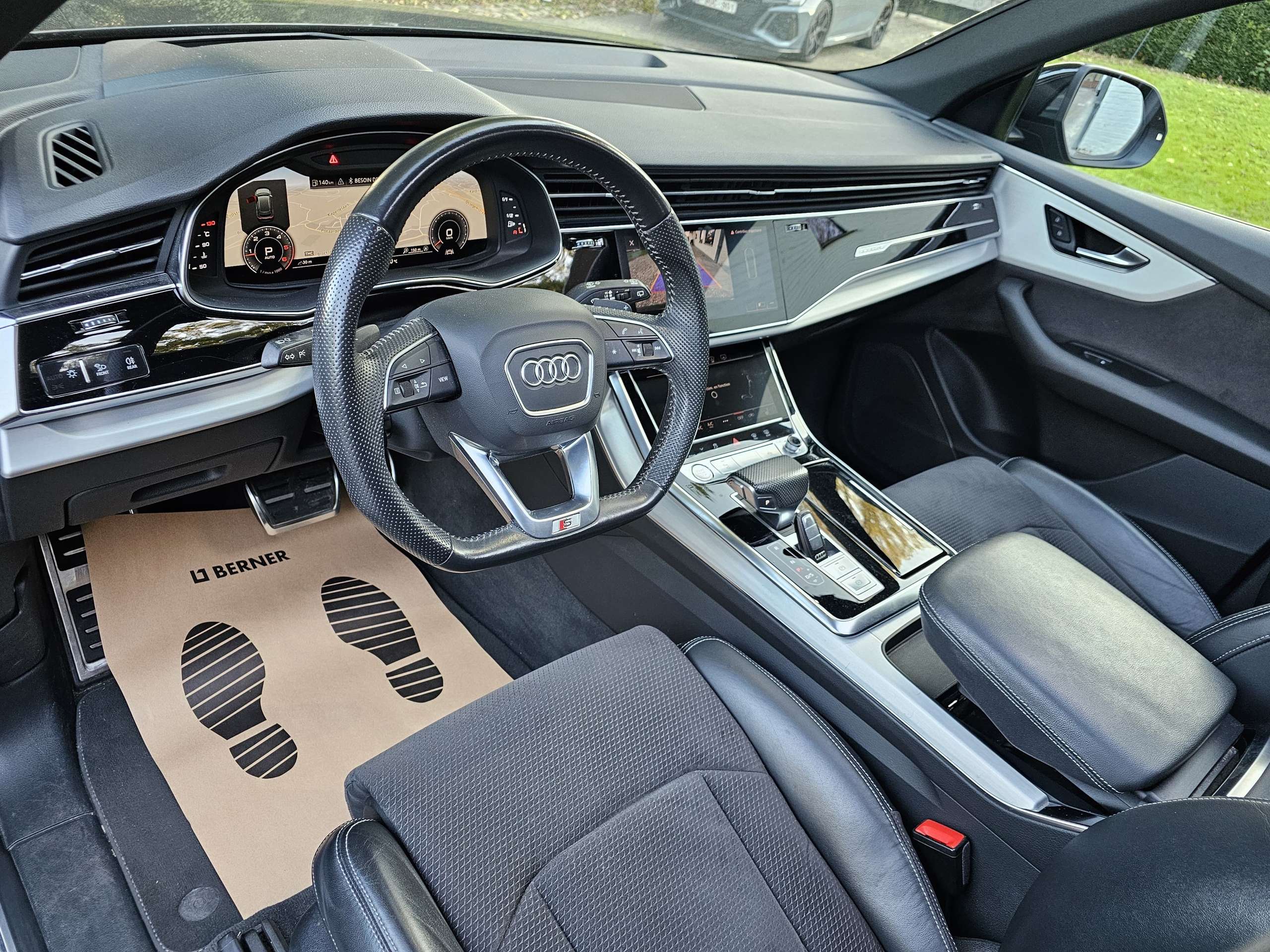 Audi - Q8