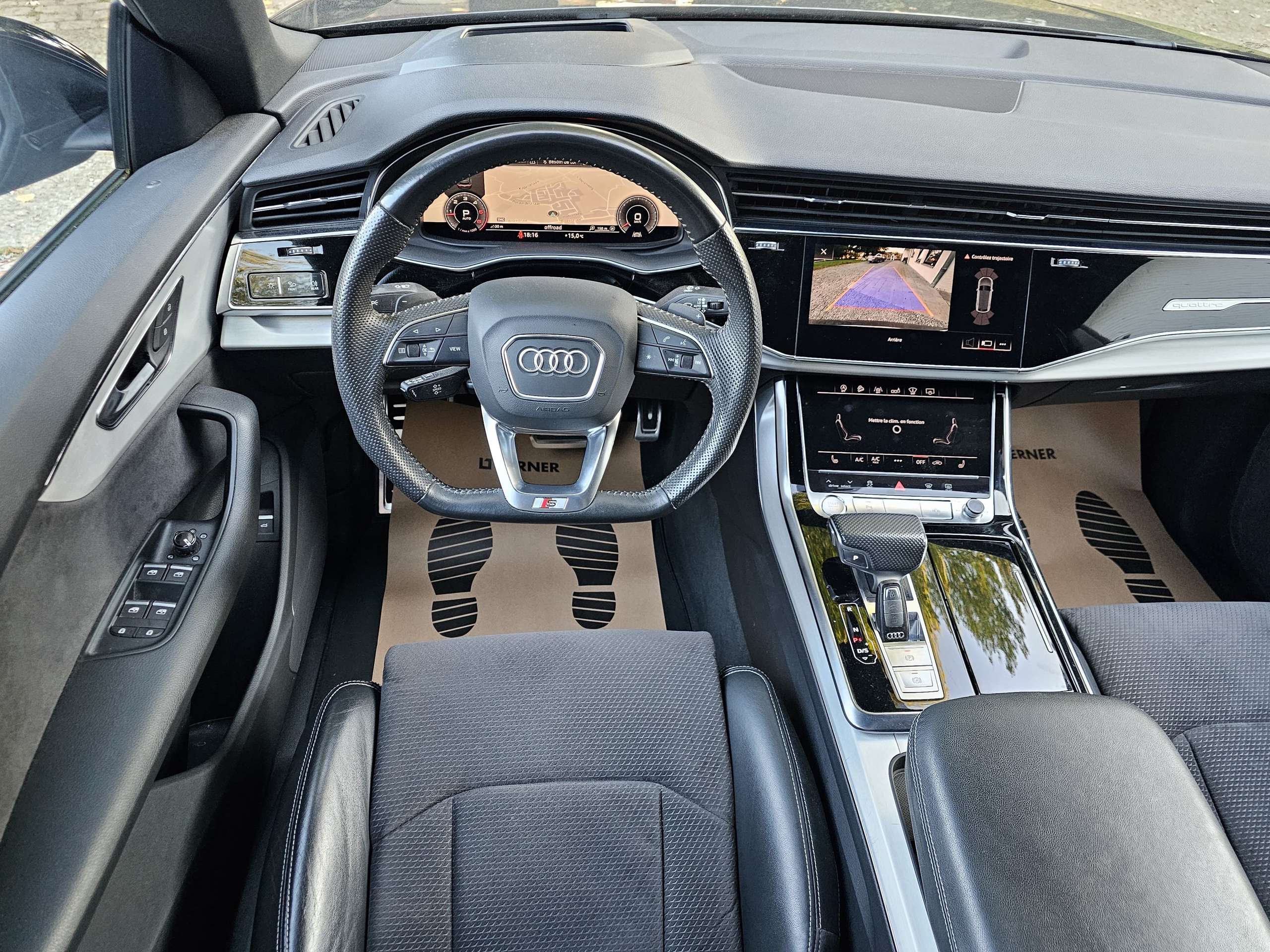 Audi - Q8