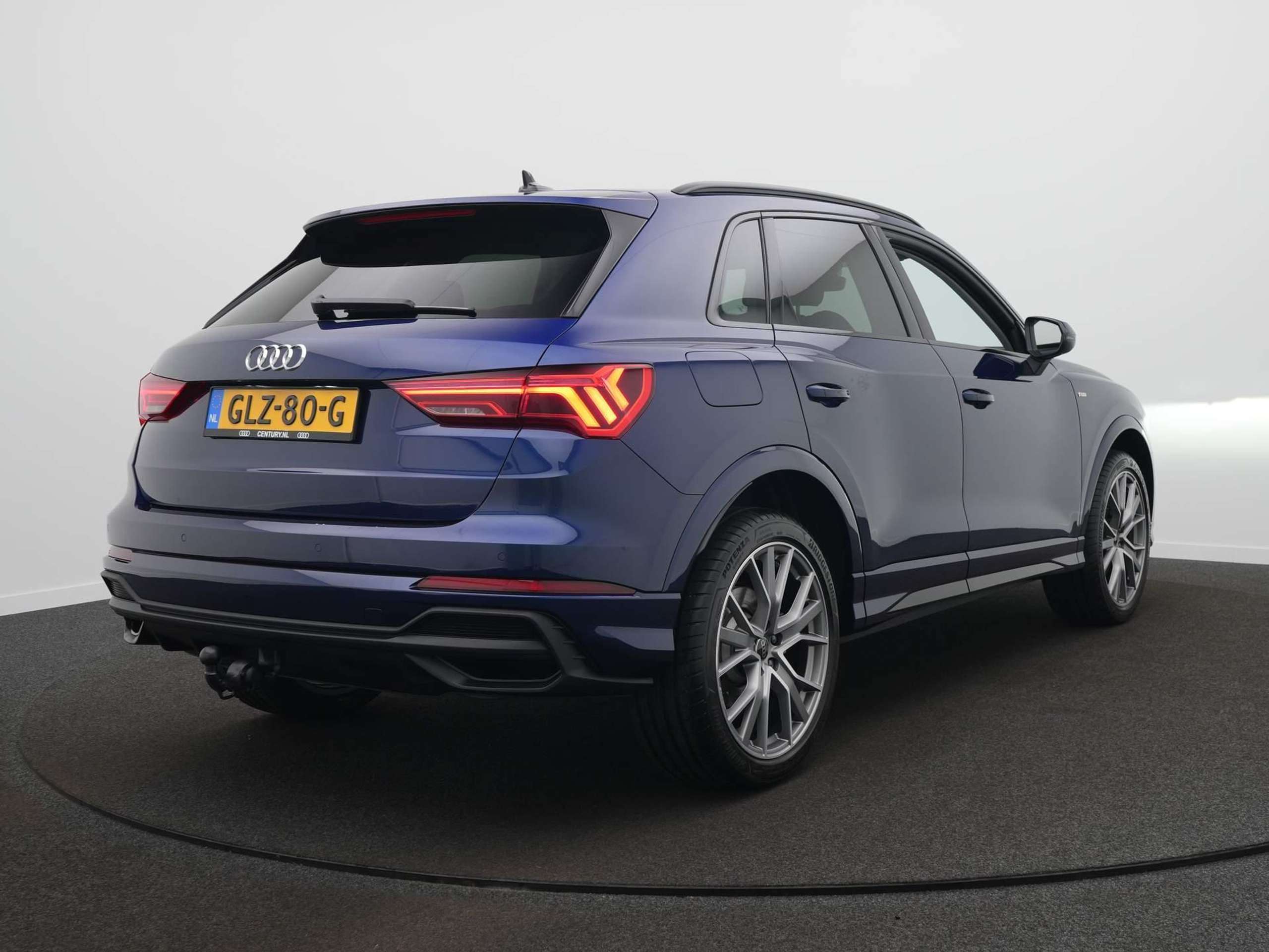 Audi - Q3