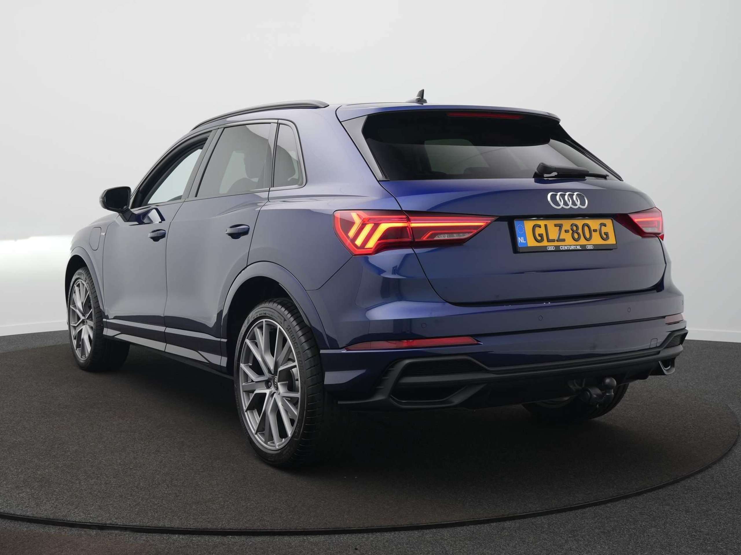 Audi - Q3