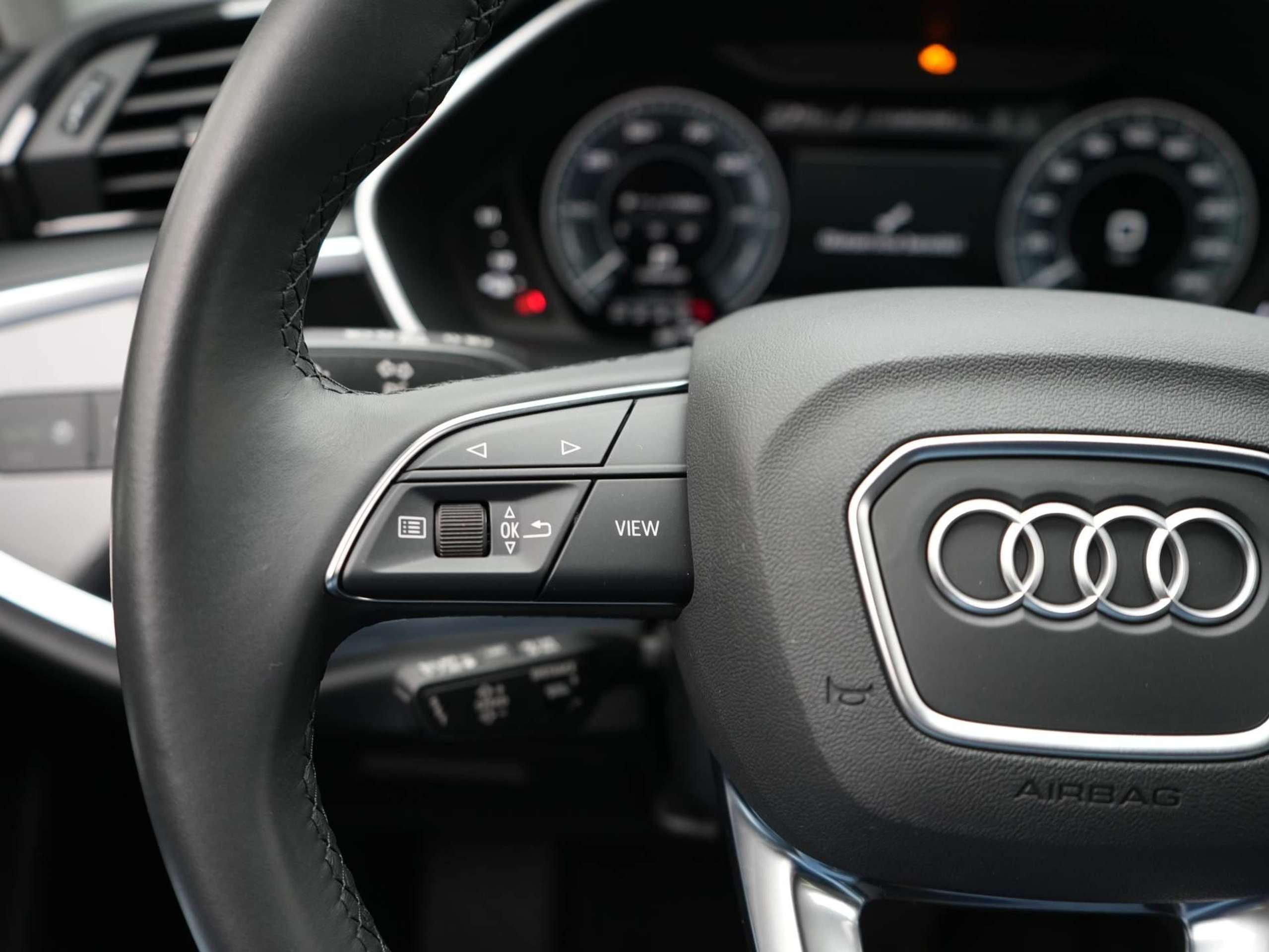 Audi - Q3