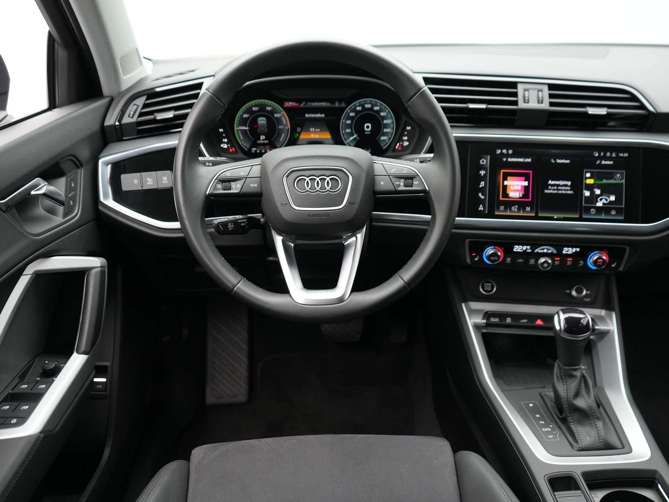 Audi - Q3