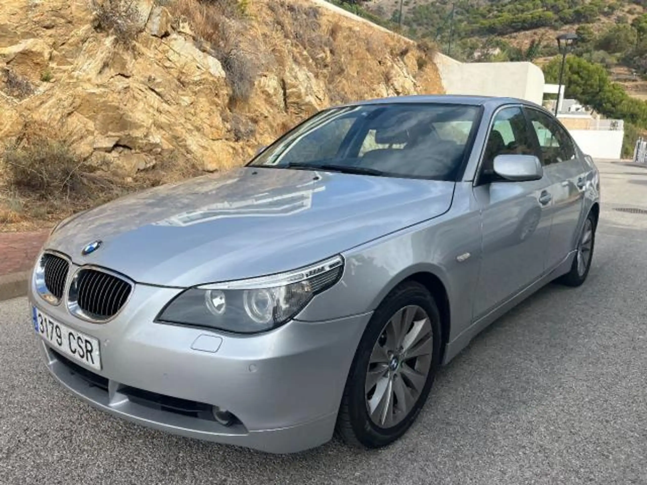 BMW - 545