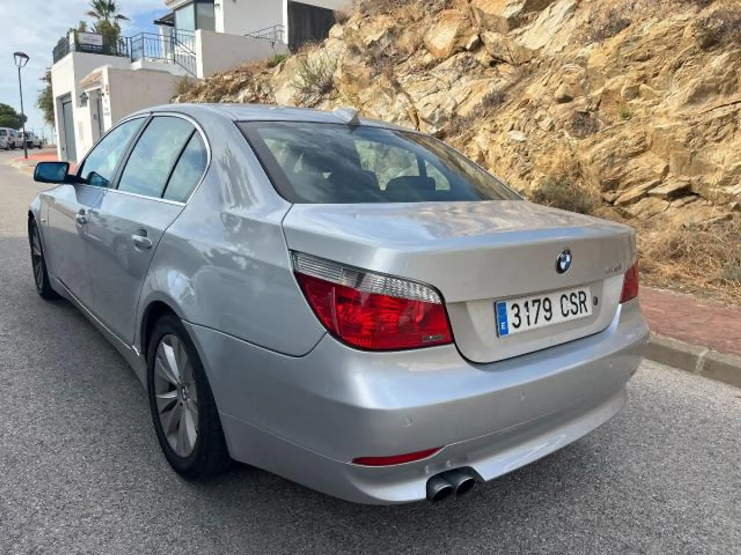 BMW - 545