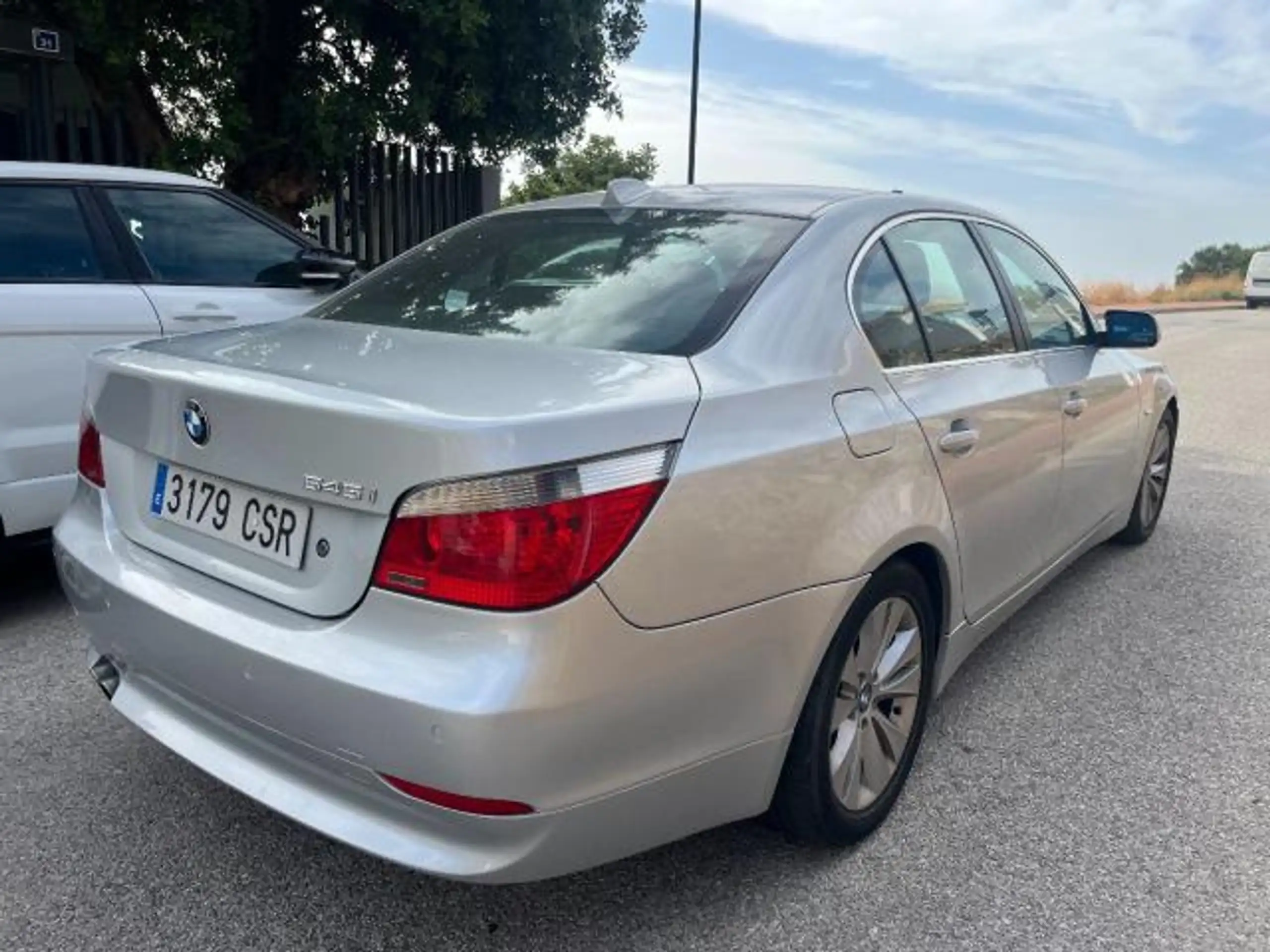 BMW - 545