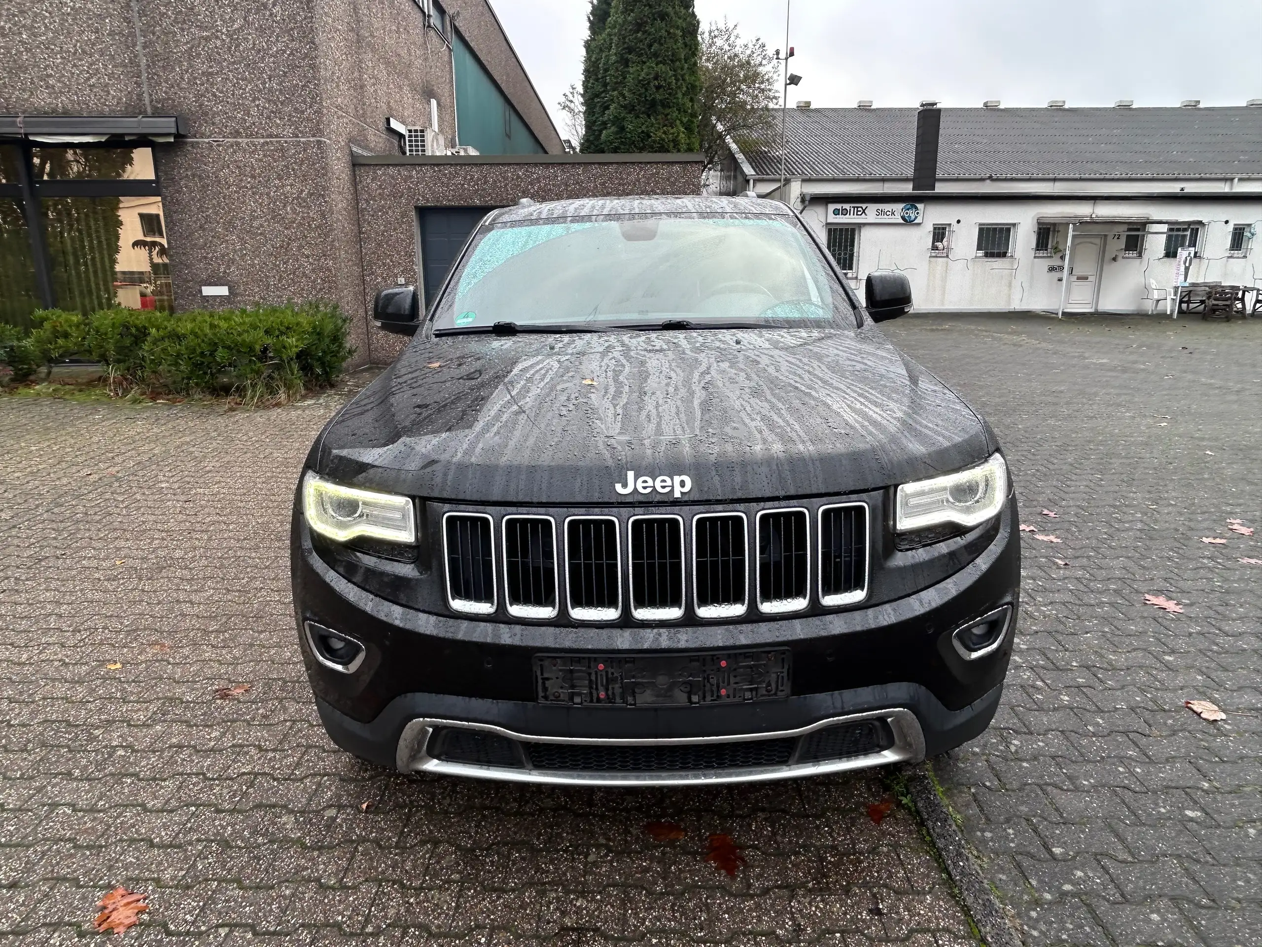 Jeep - Grand Cherokee