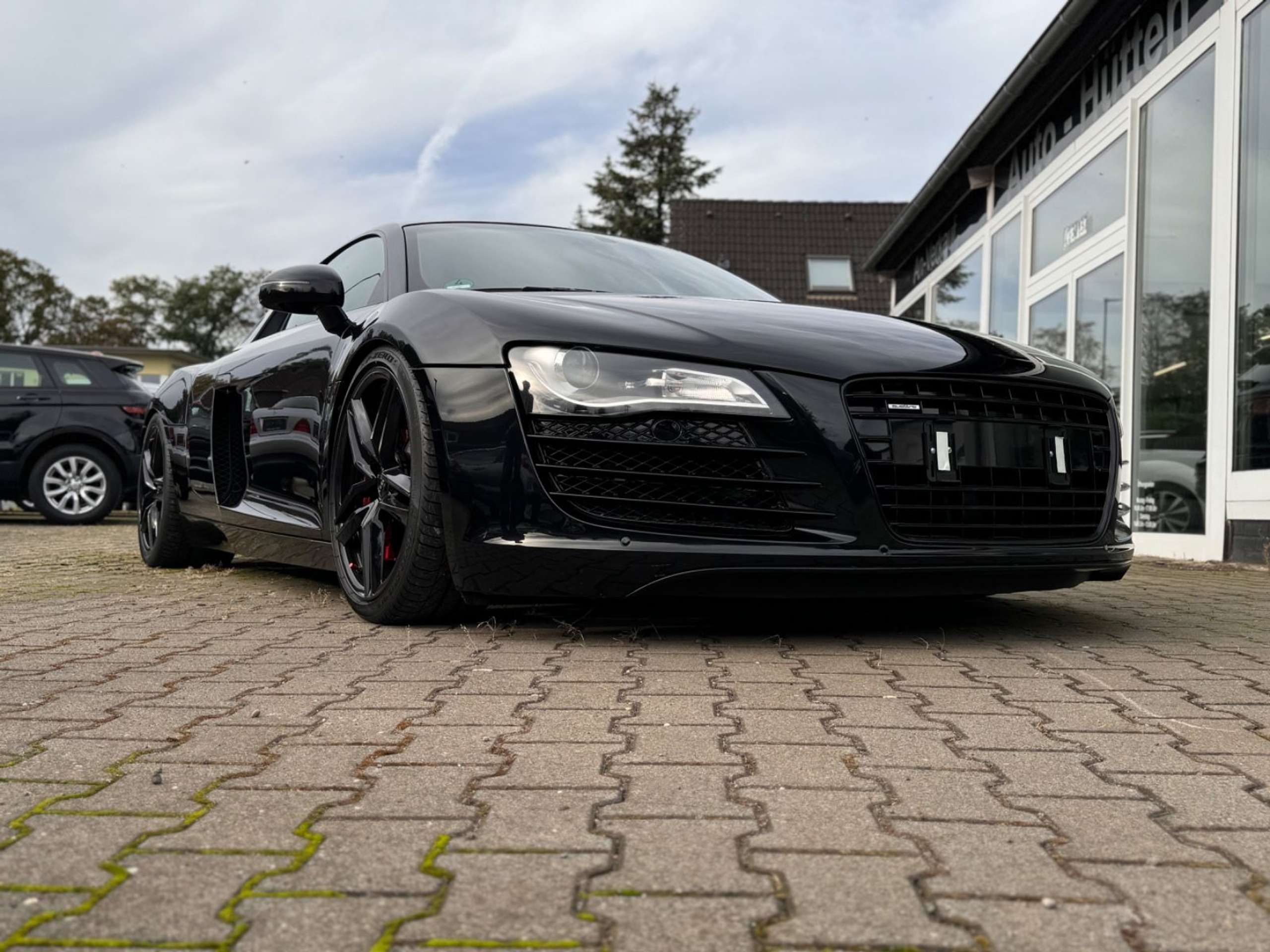 Audi - R8