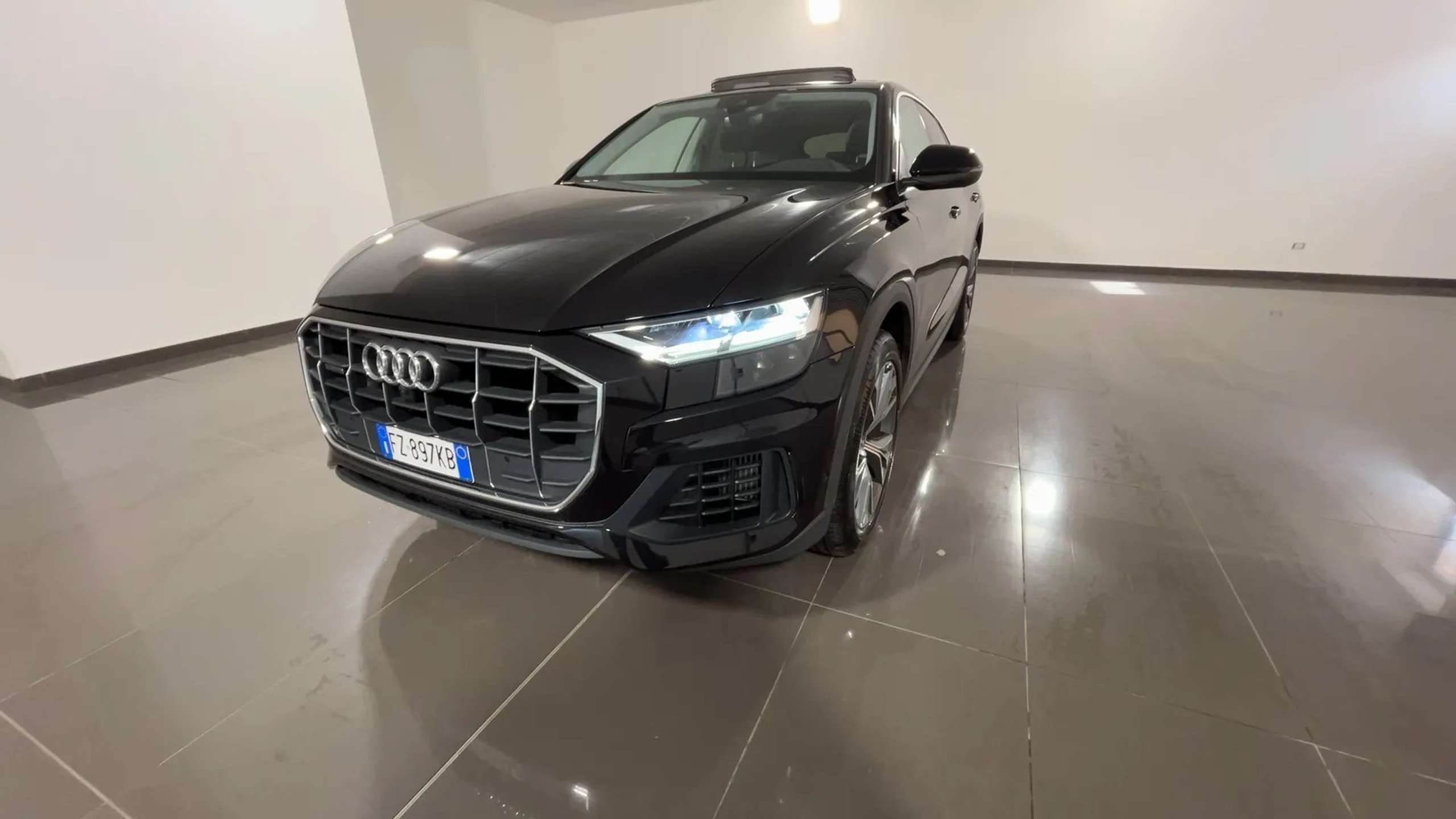 Audi - Q8