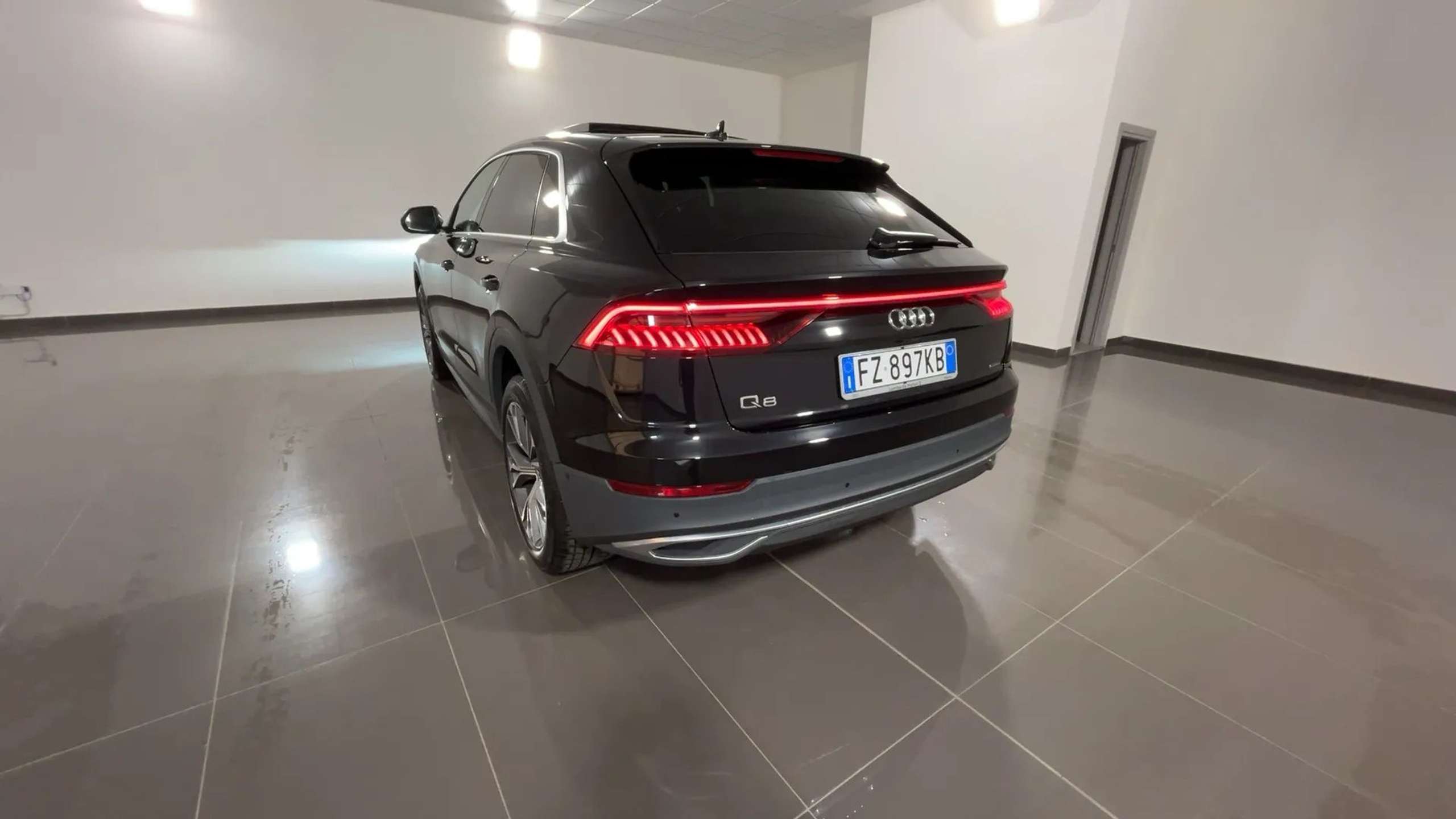 Audi - Q8