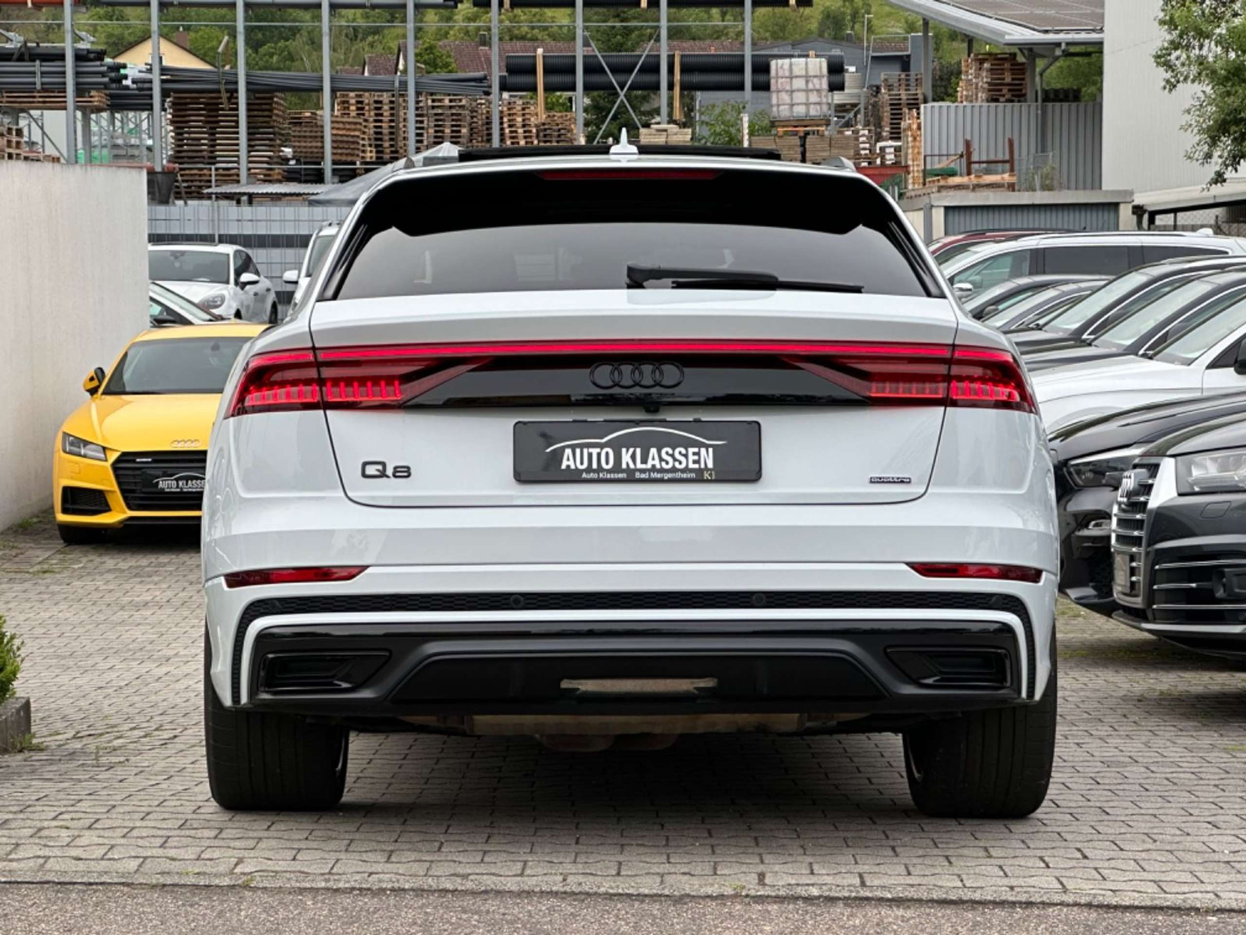 Audi - Q8