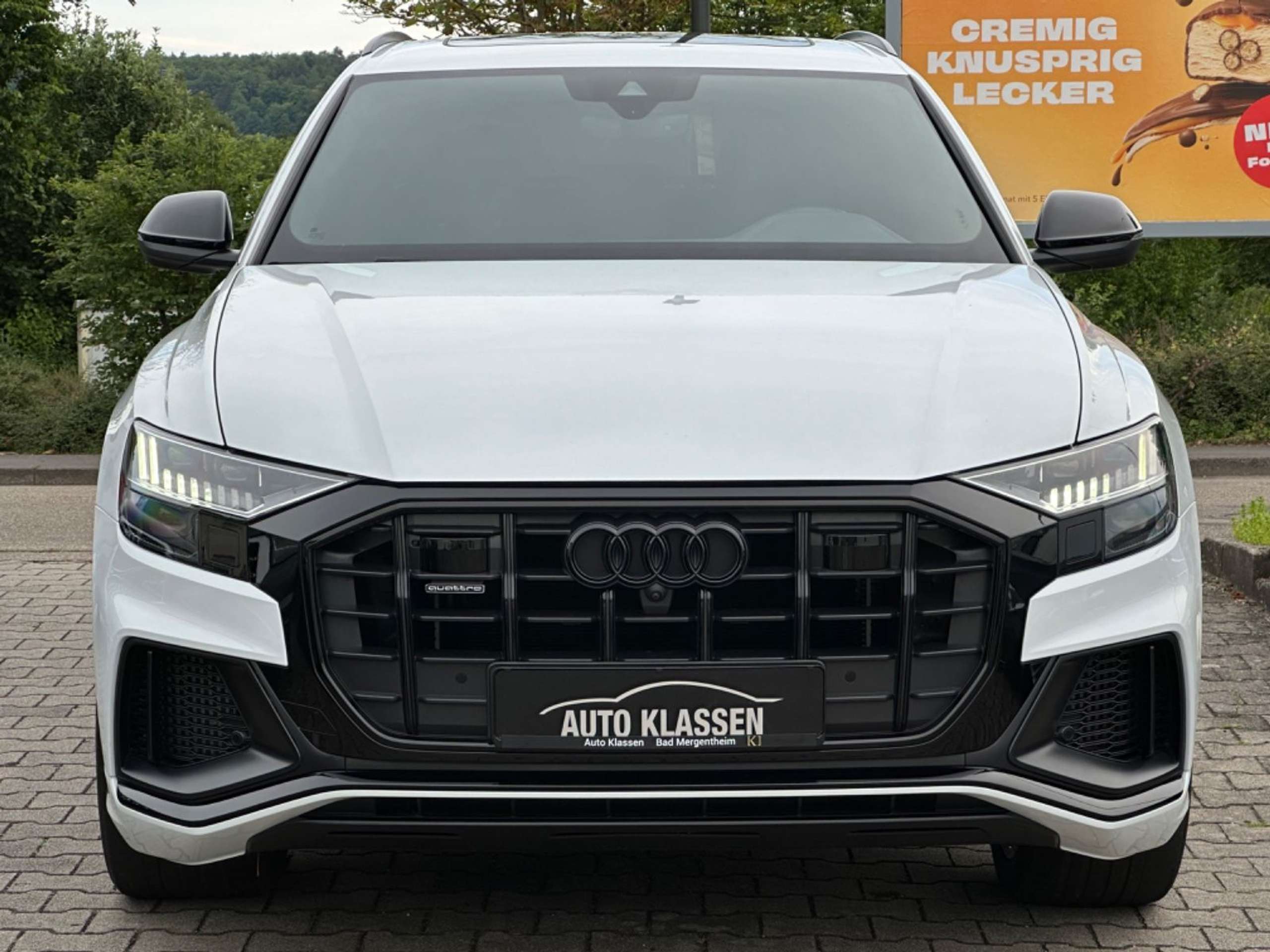 Audi - Q8