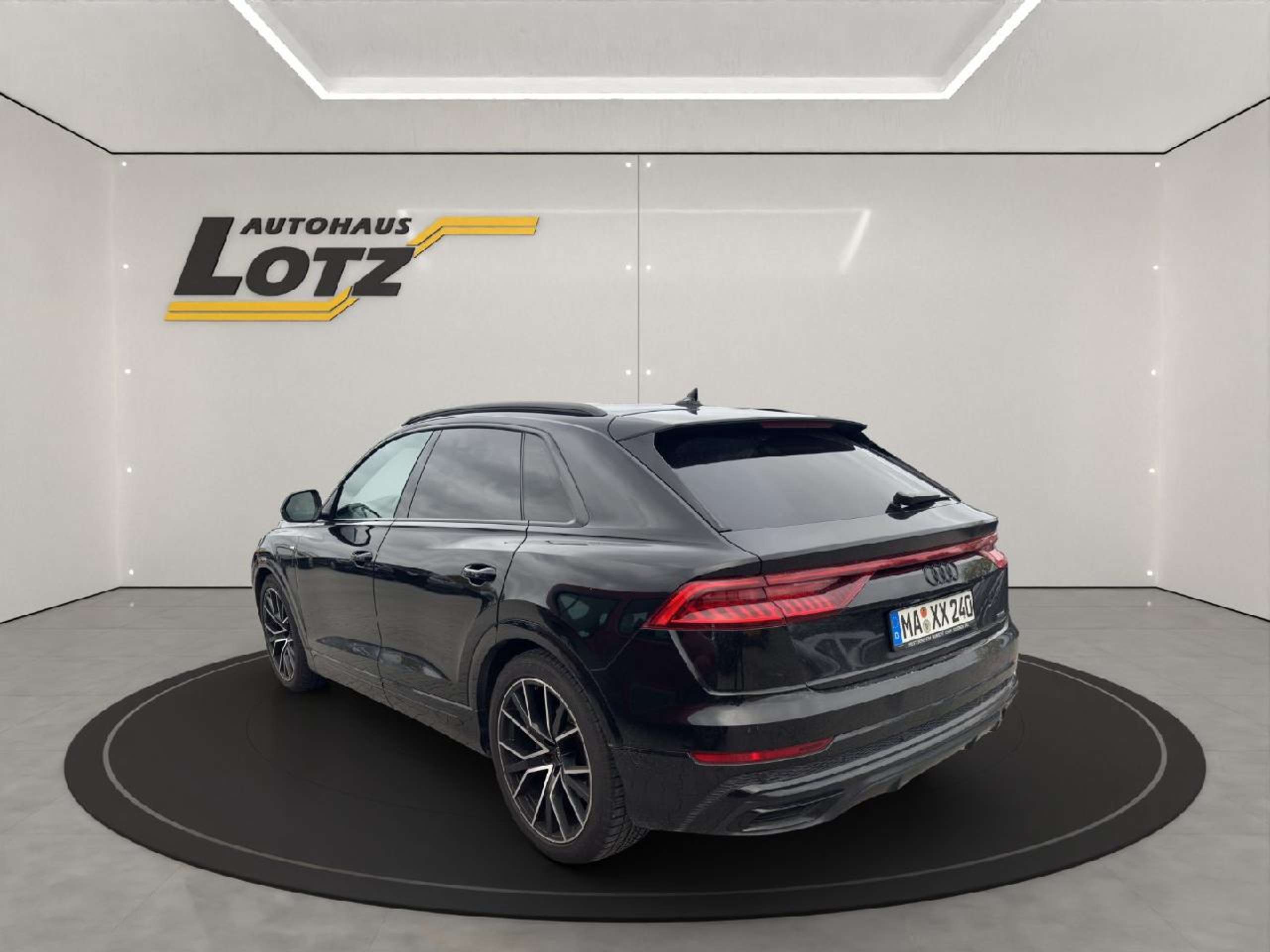 Audi - Q8