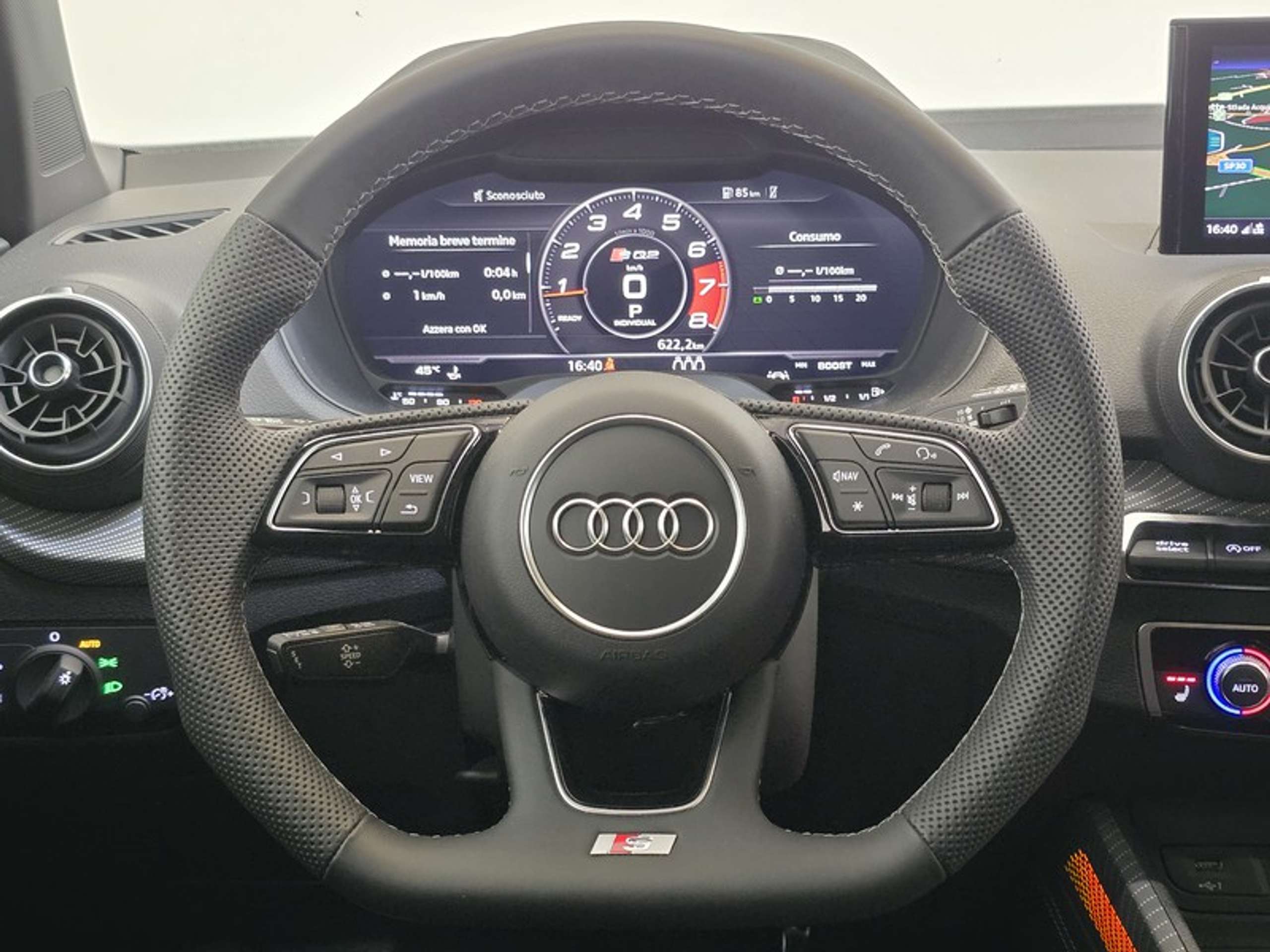 Audi - SQ2