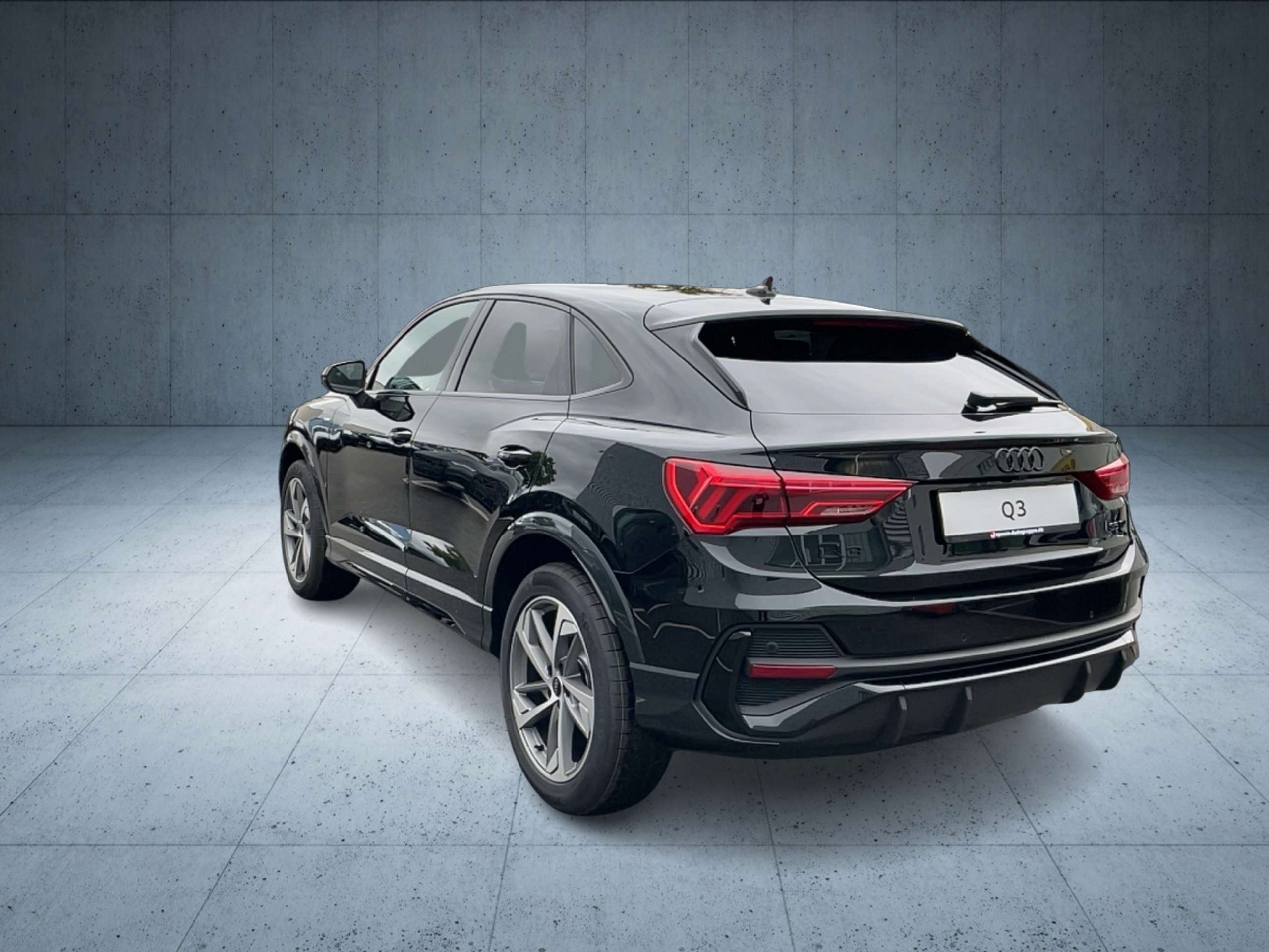 Audi - Q3