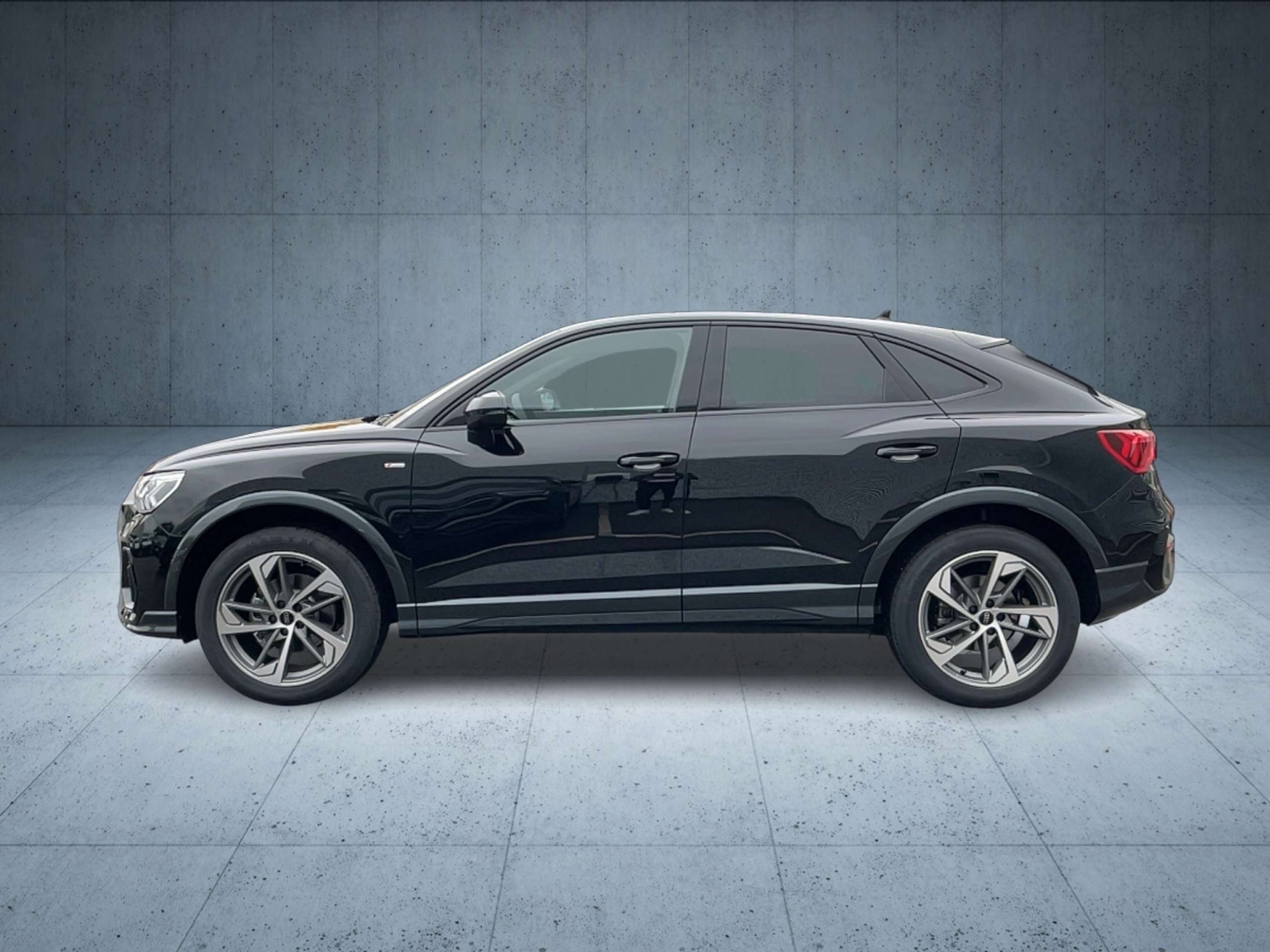 Audi - Q3