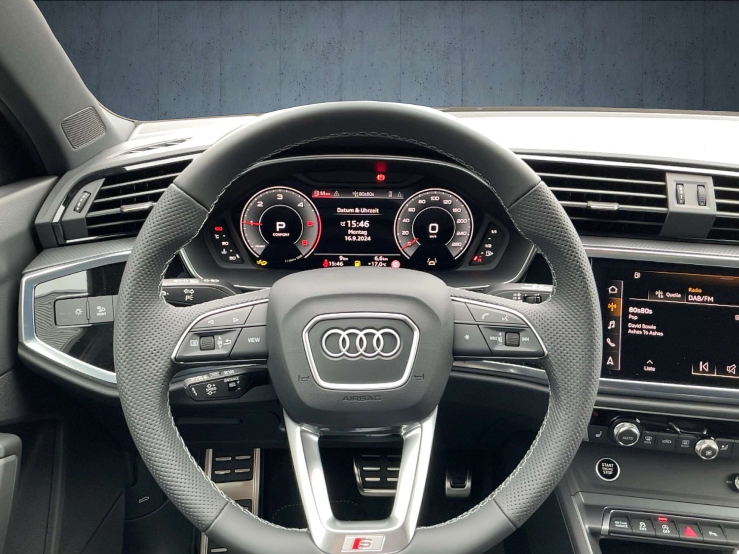 Audi - Q3