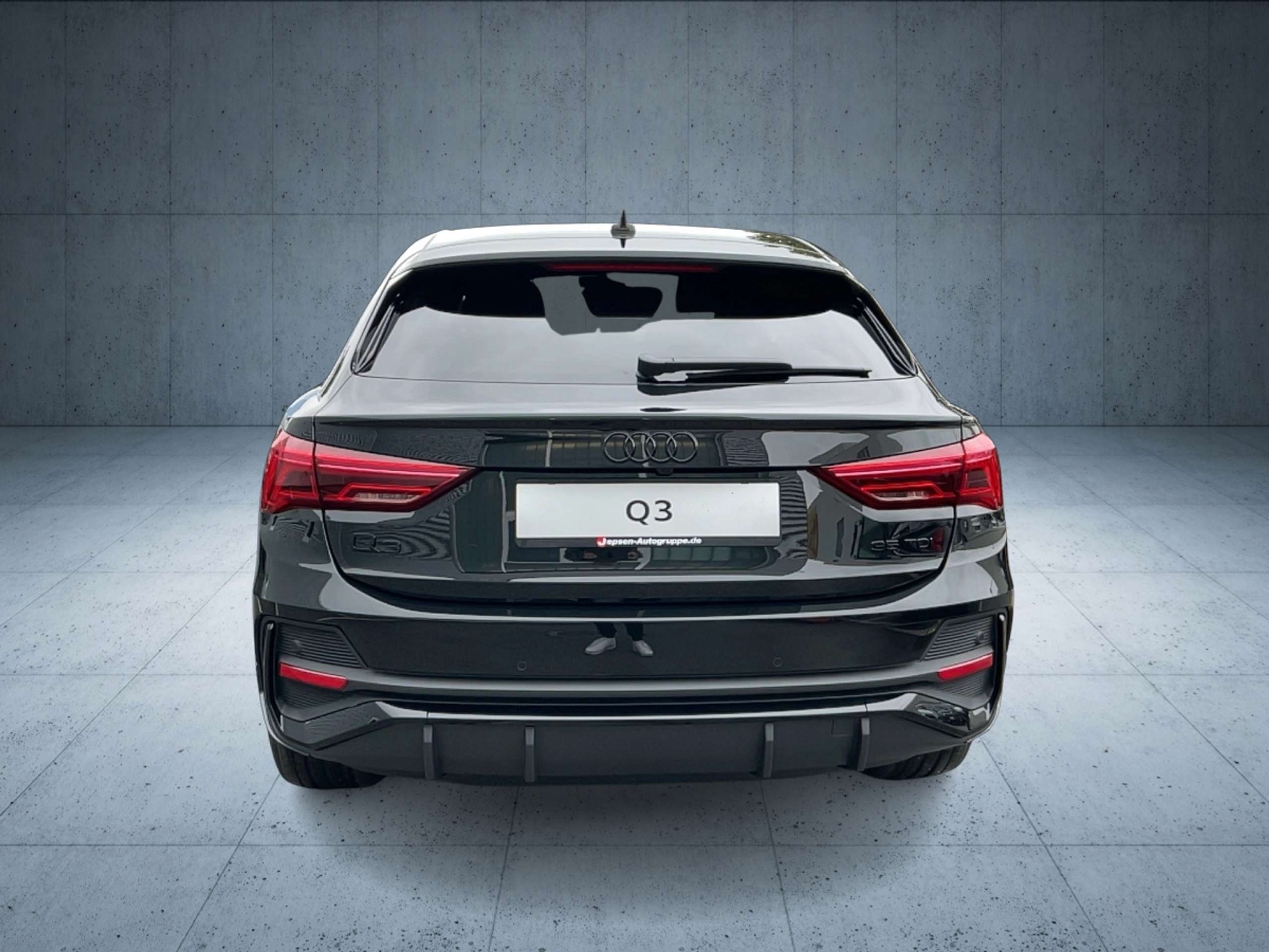 Audi - Q3