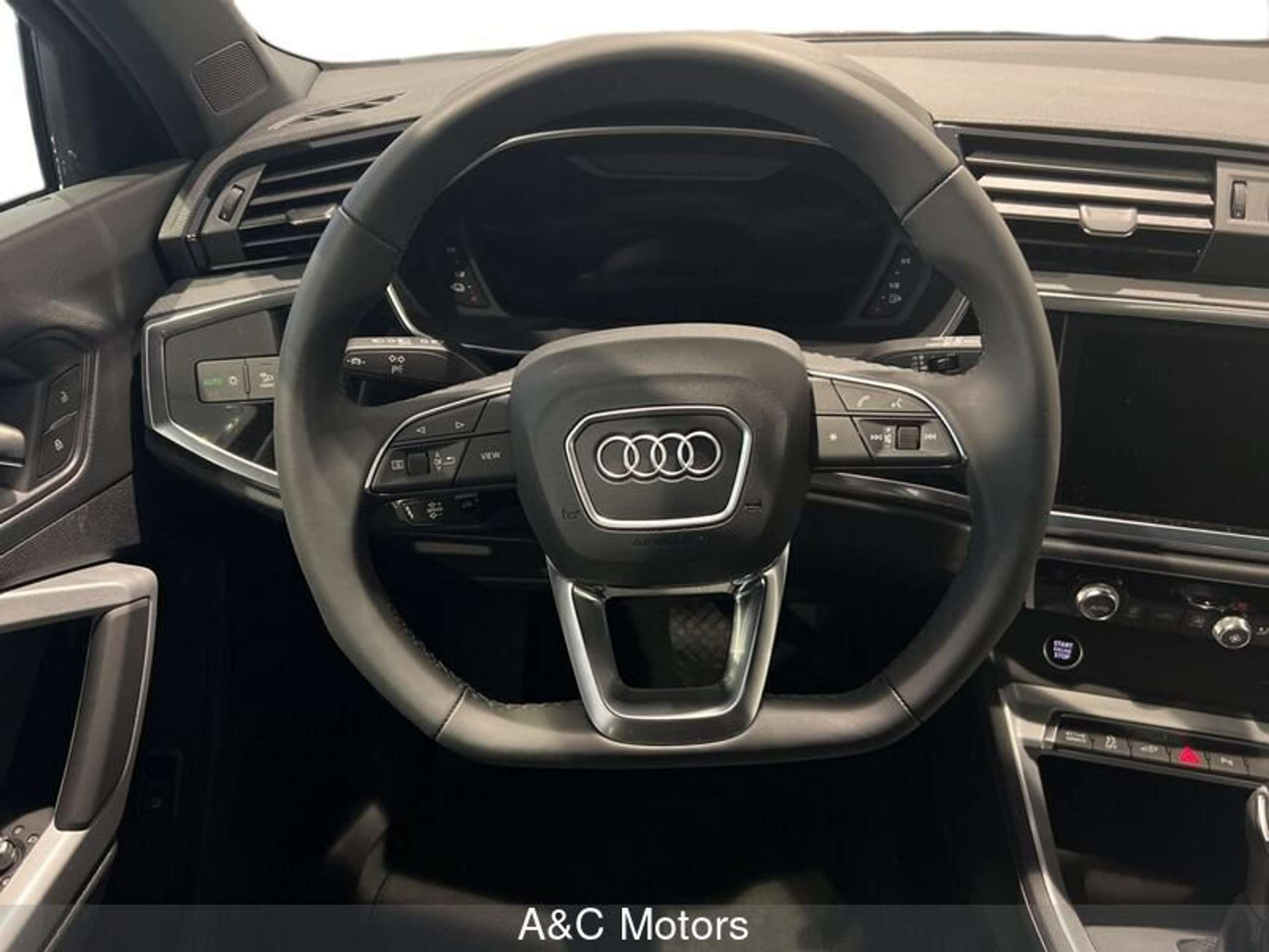 Audi - Q3