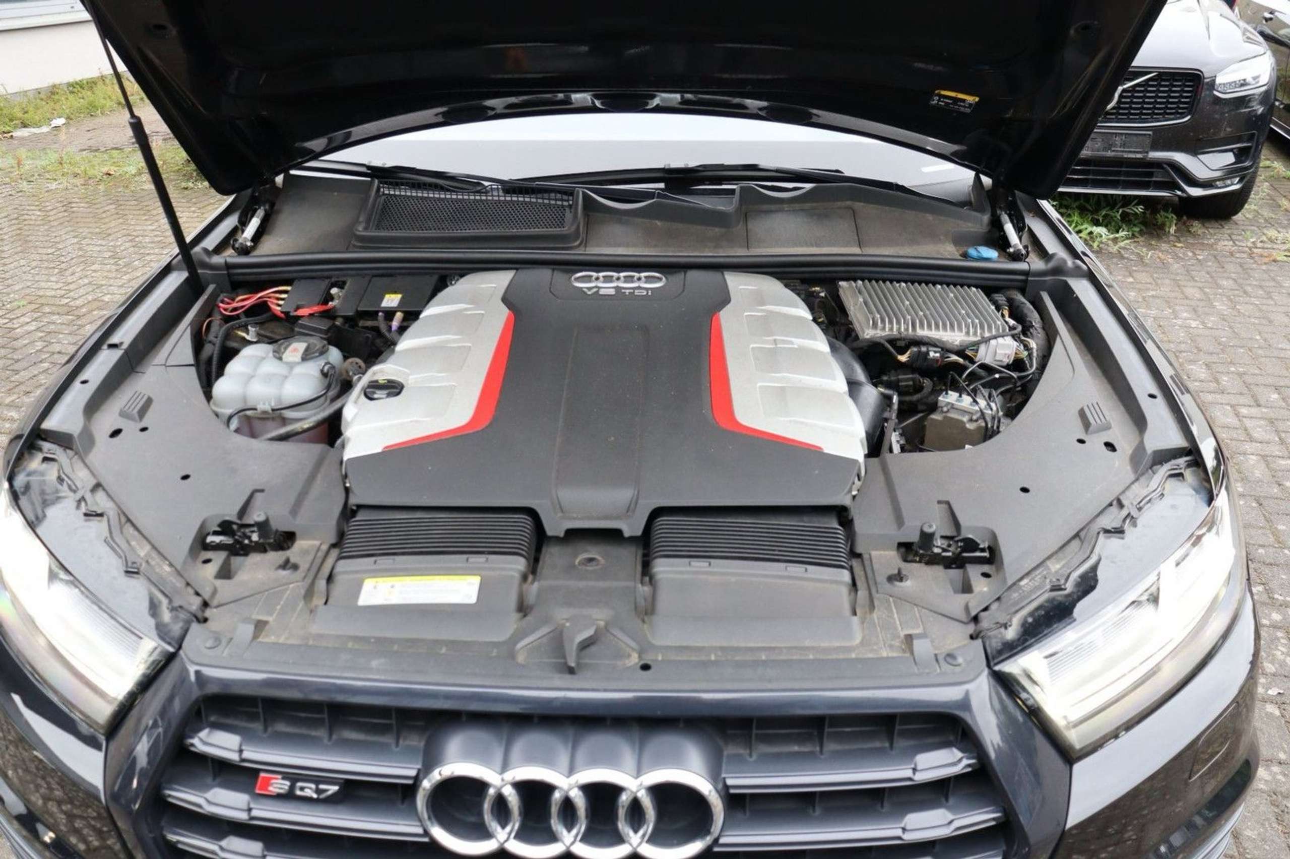 Audi - SQ7