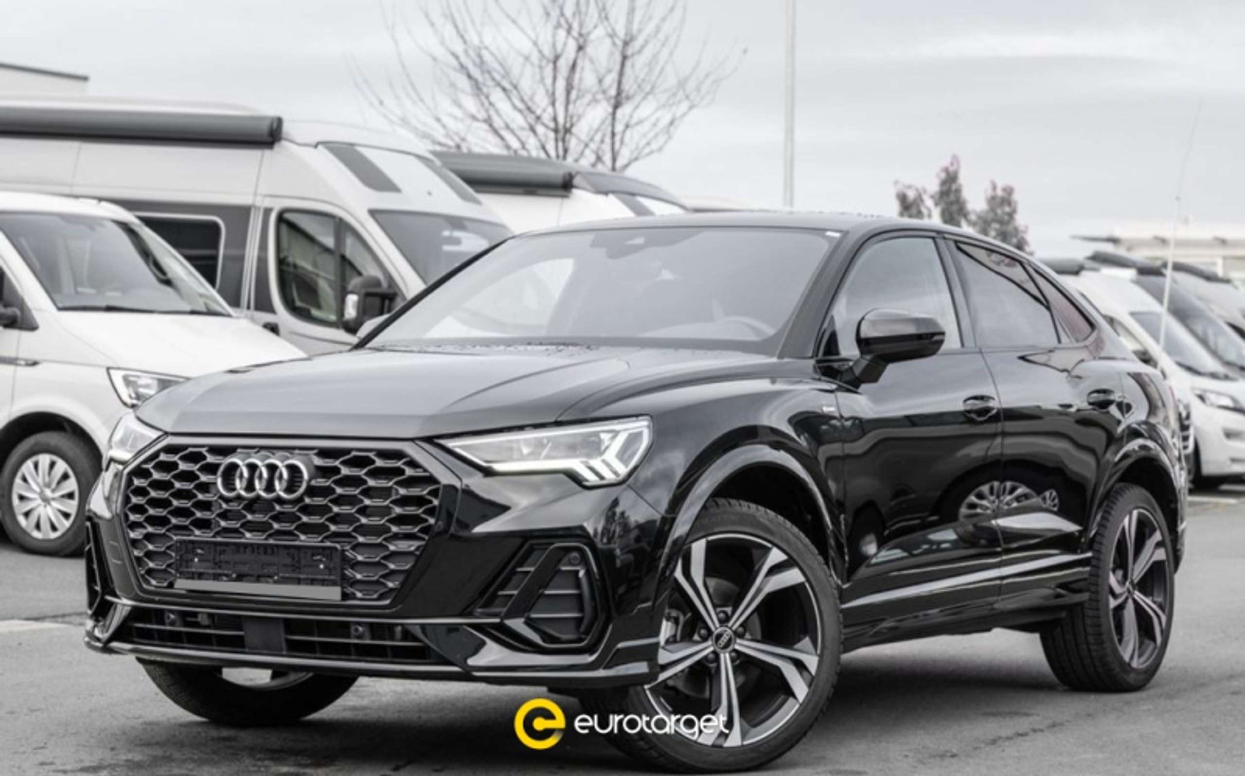 Audi - Q3