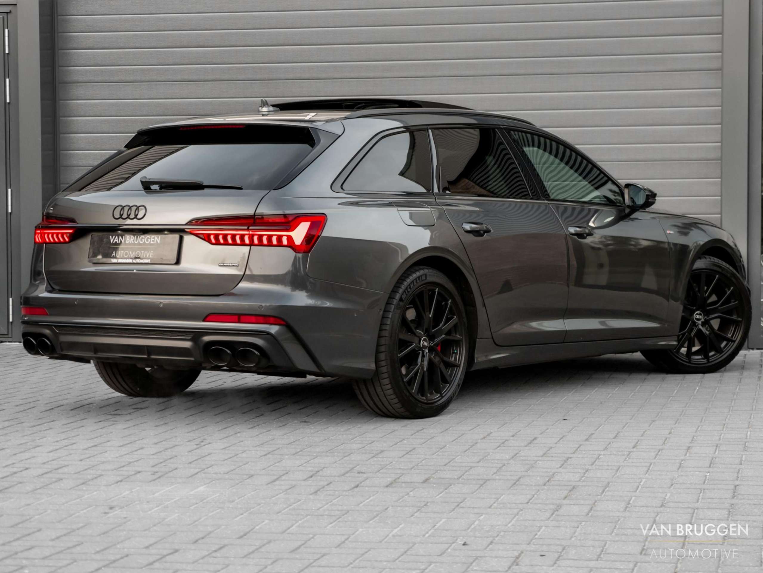 Audi - A6