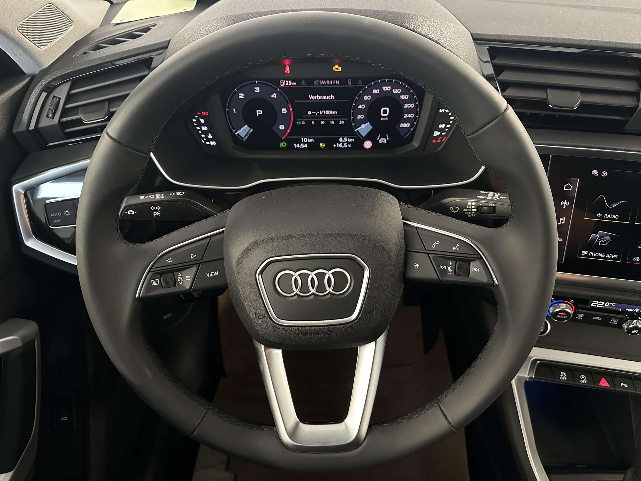 Audi - Q3