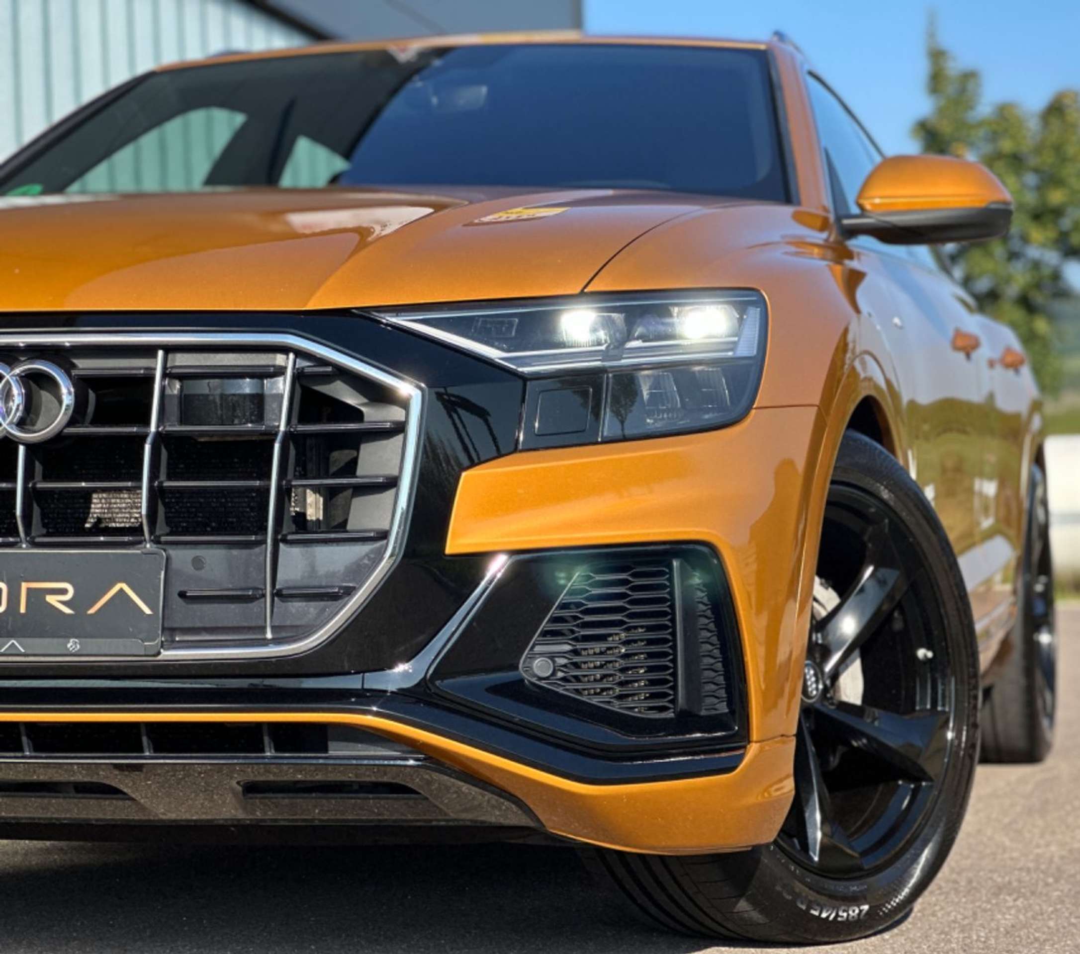 Audi - Q8