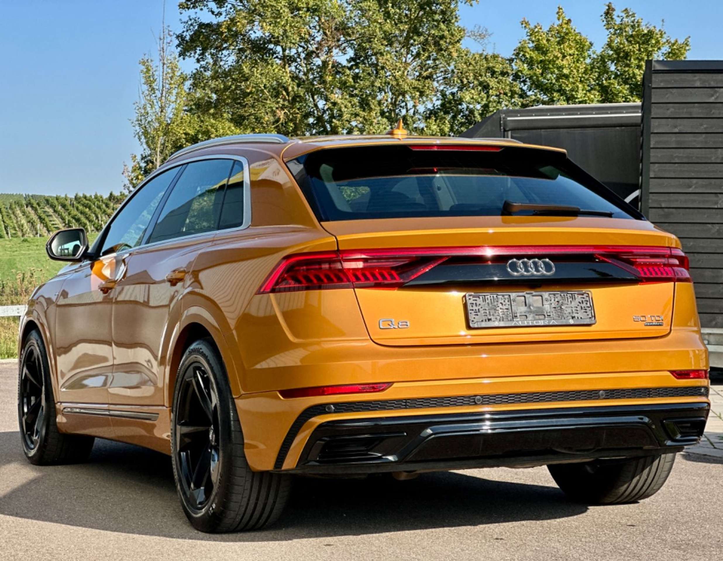 Audi - Q8