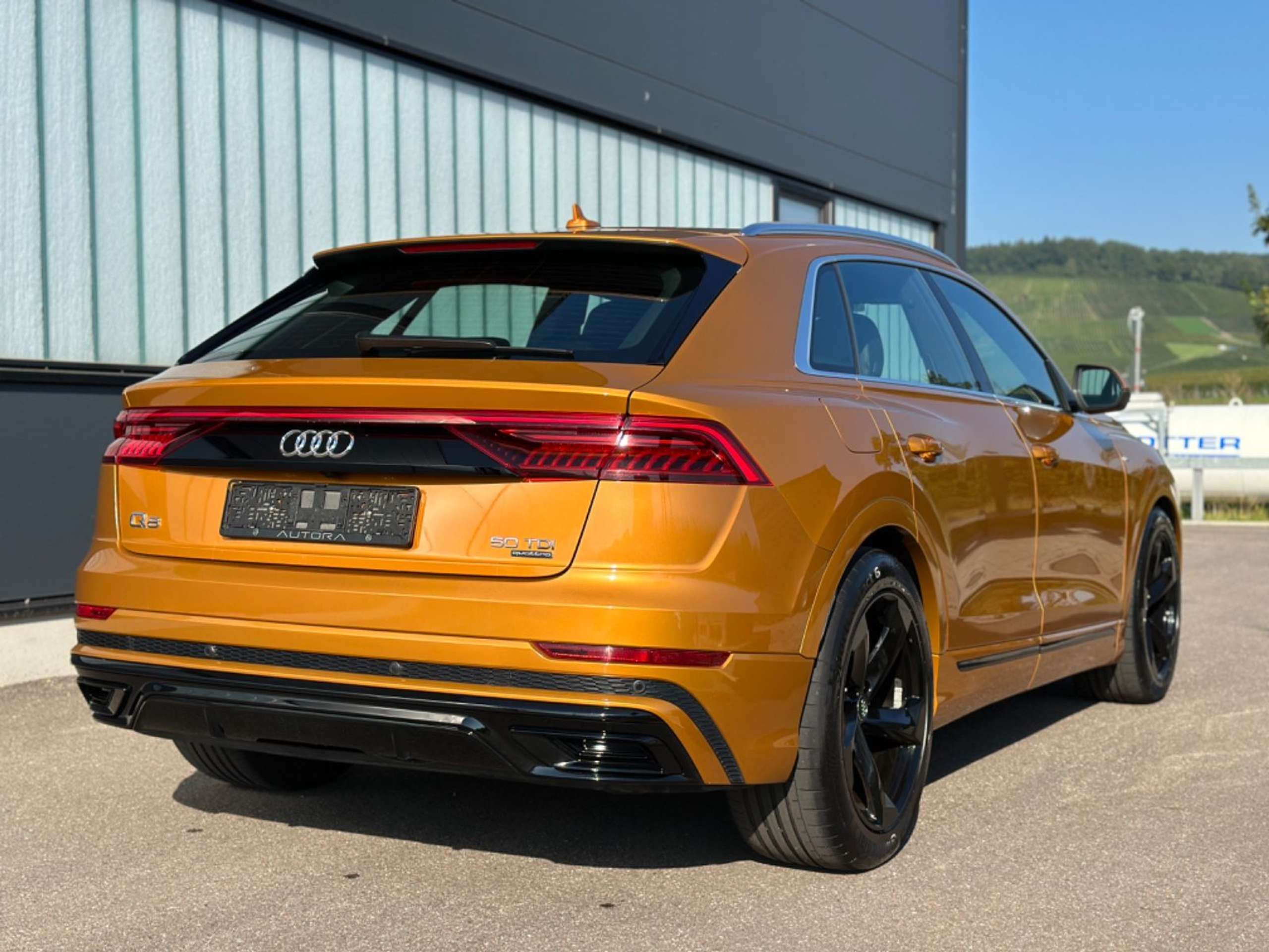 Audi - Q8