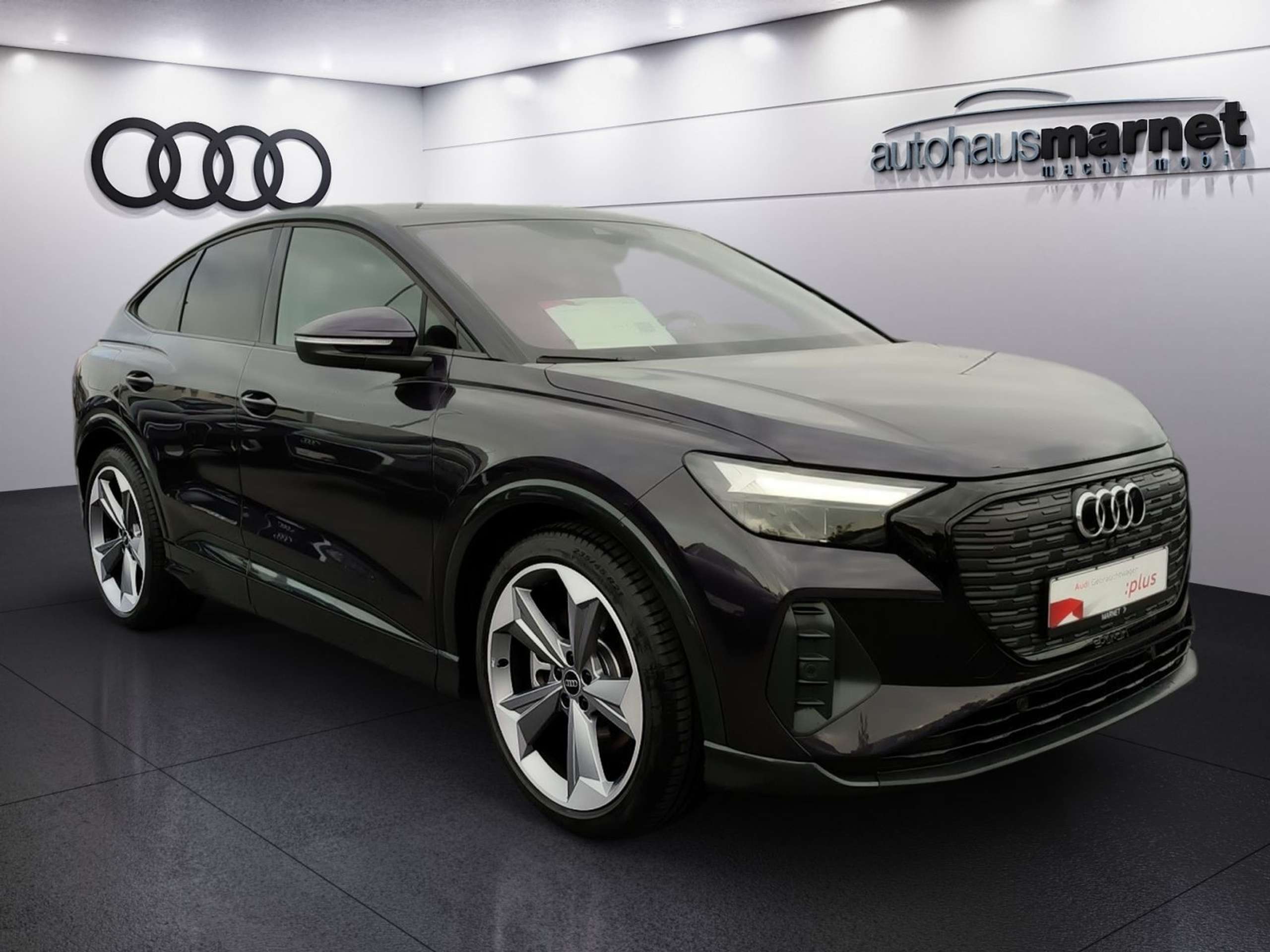 Audi - Q4 e-tron