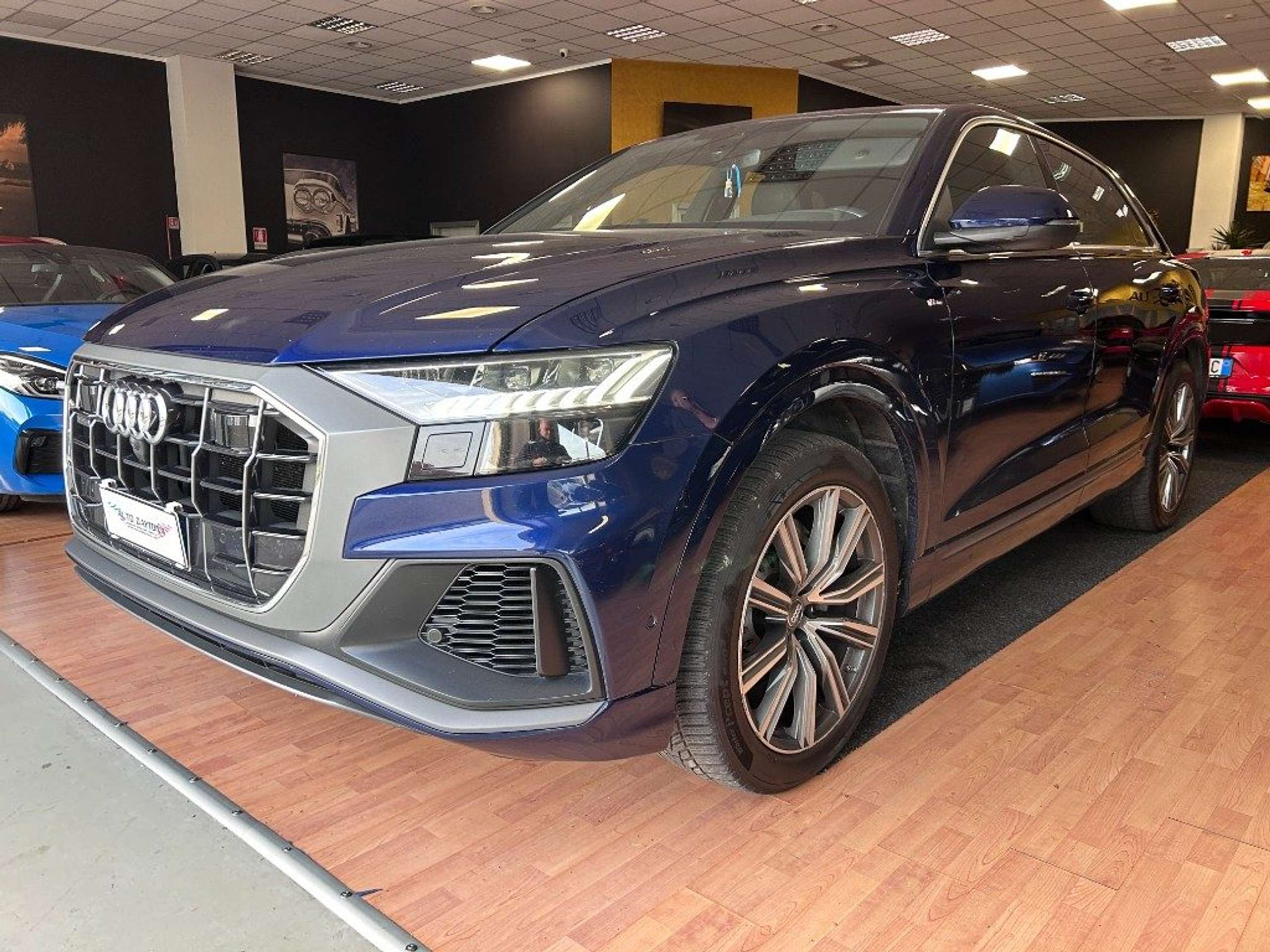 Audi - Q8