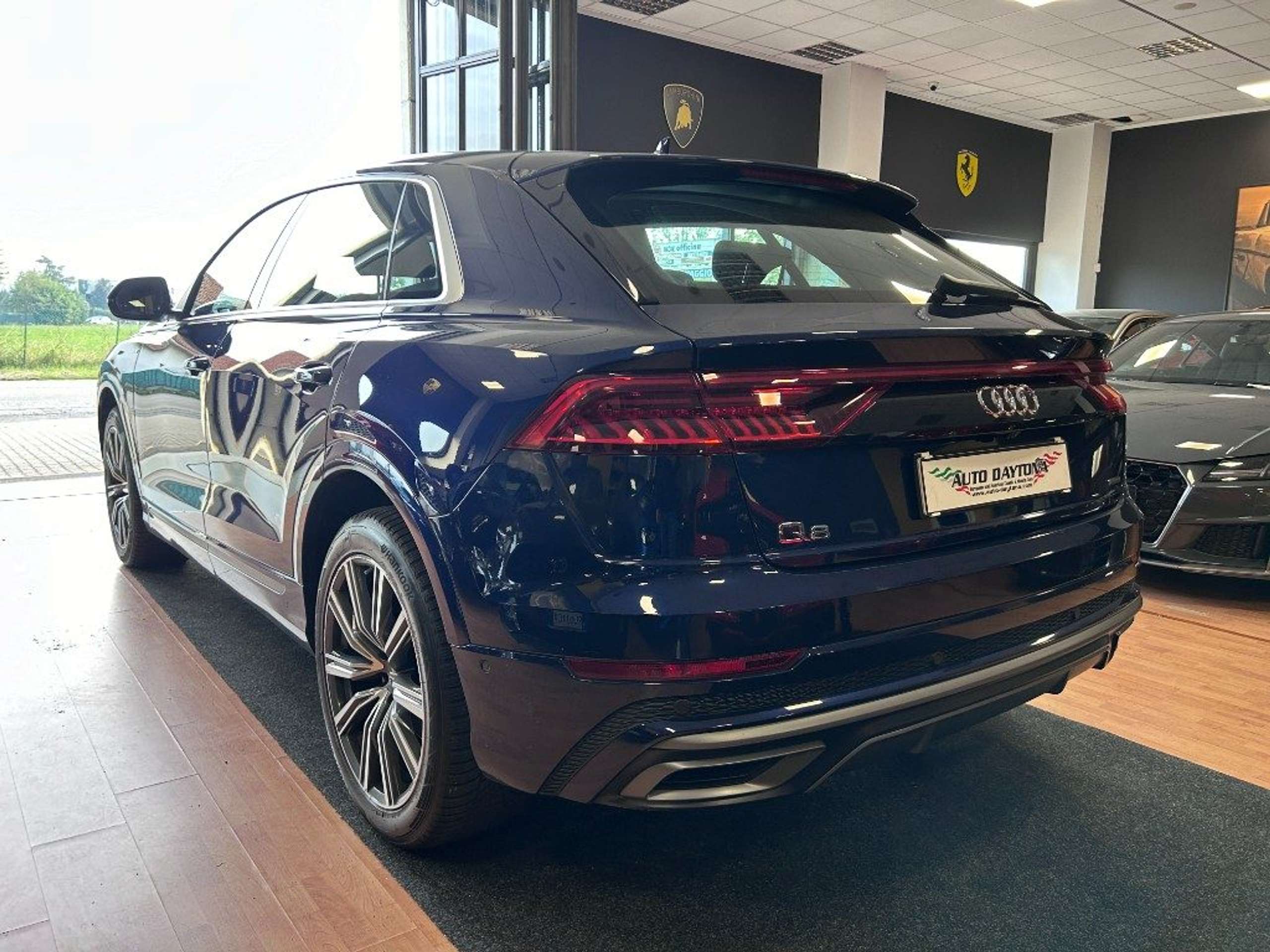 Audi - Q8