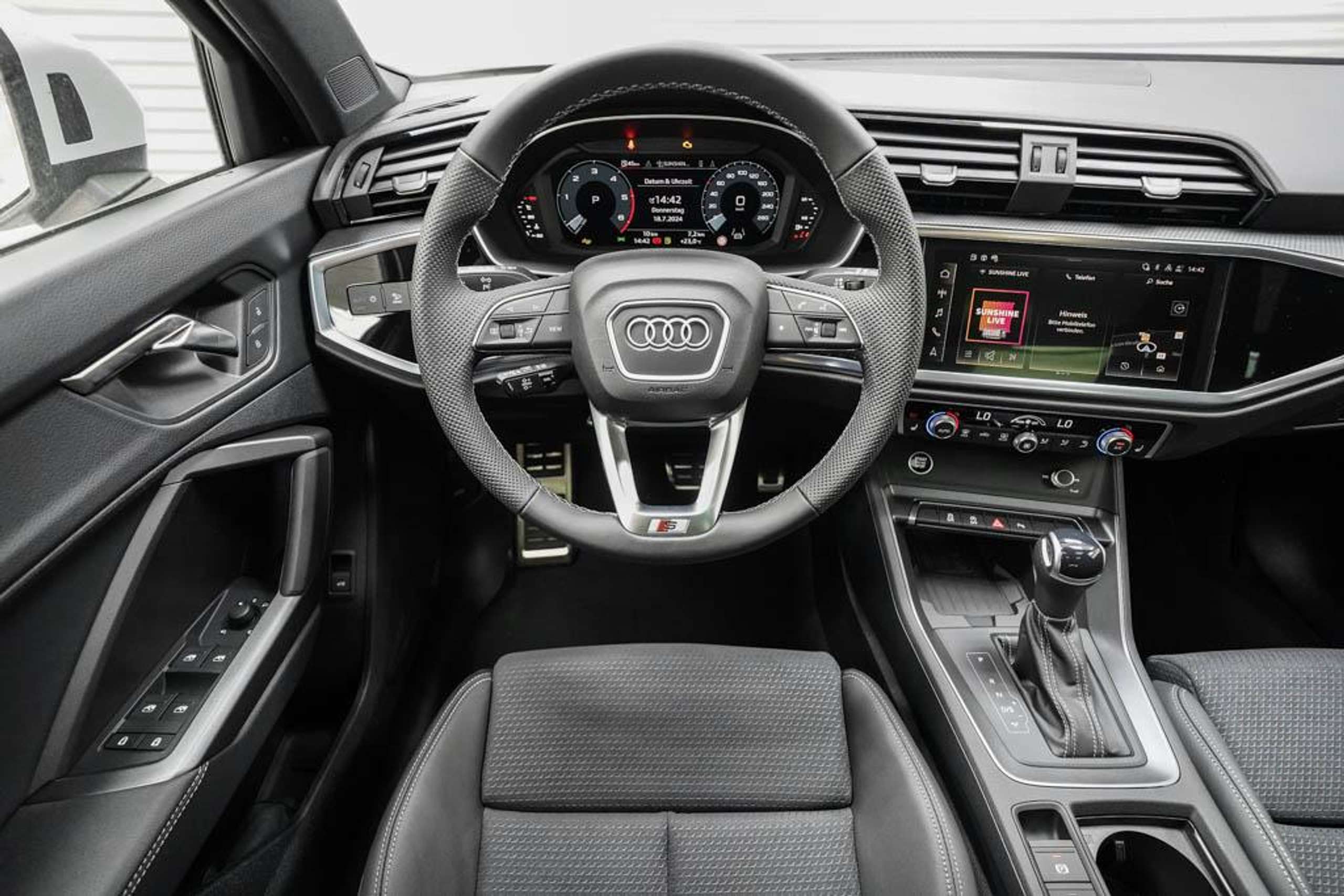 Audi - Q3