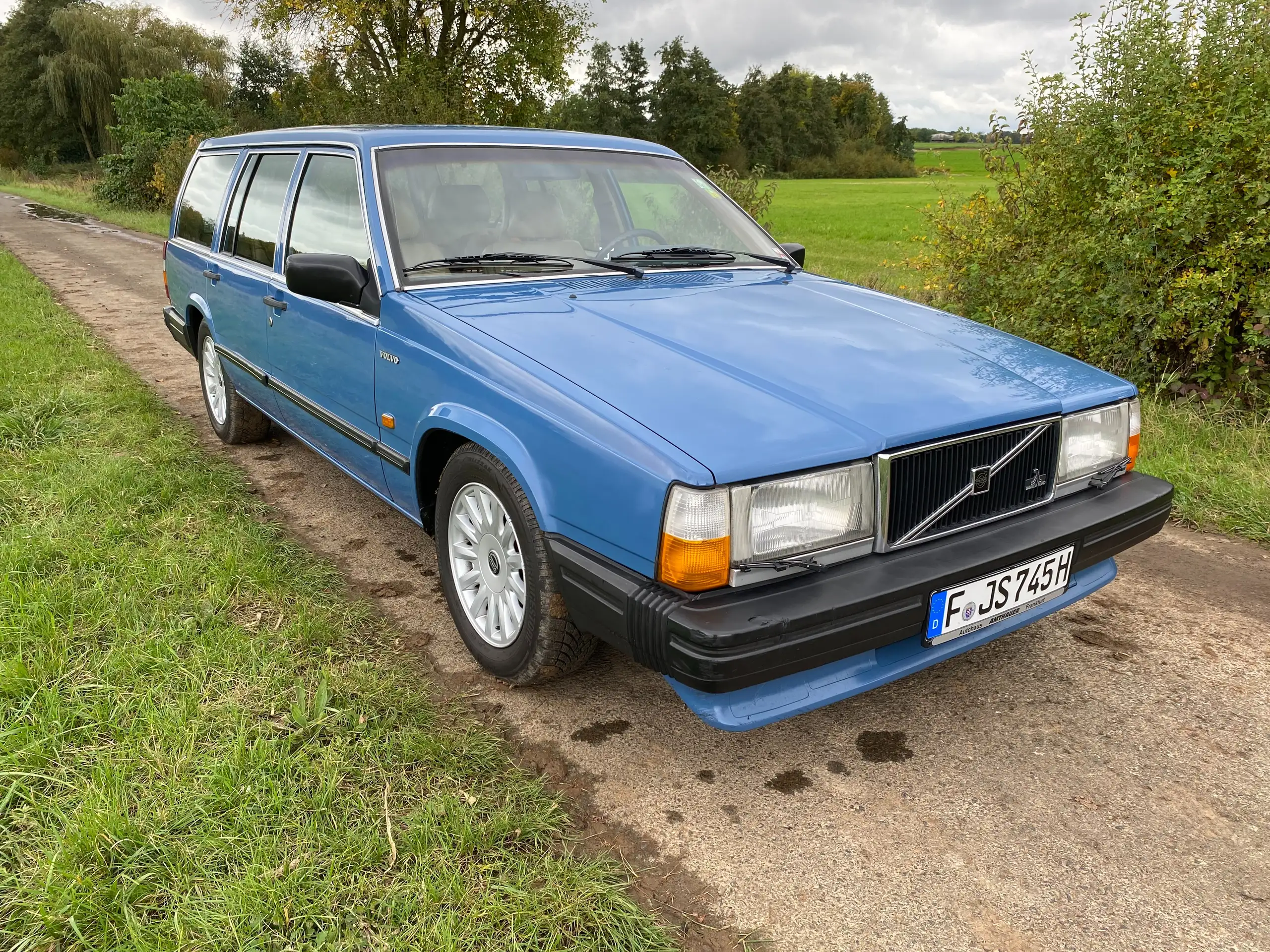 Volvo - 740