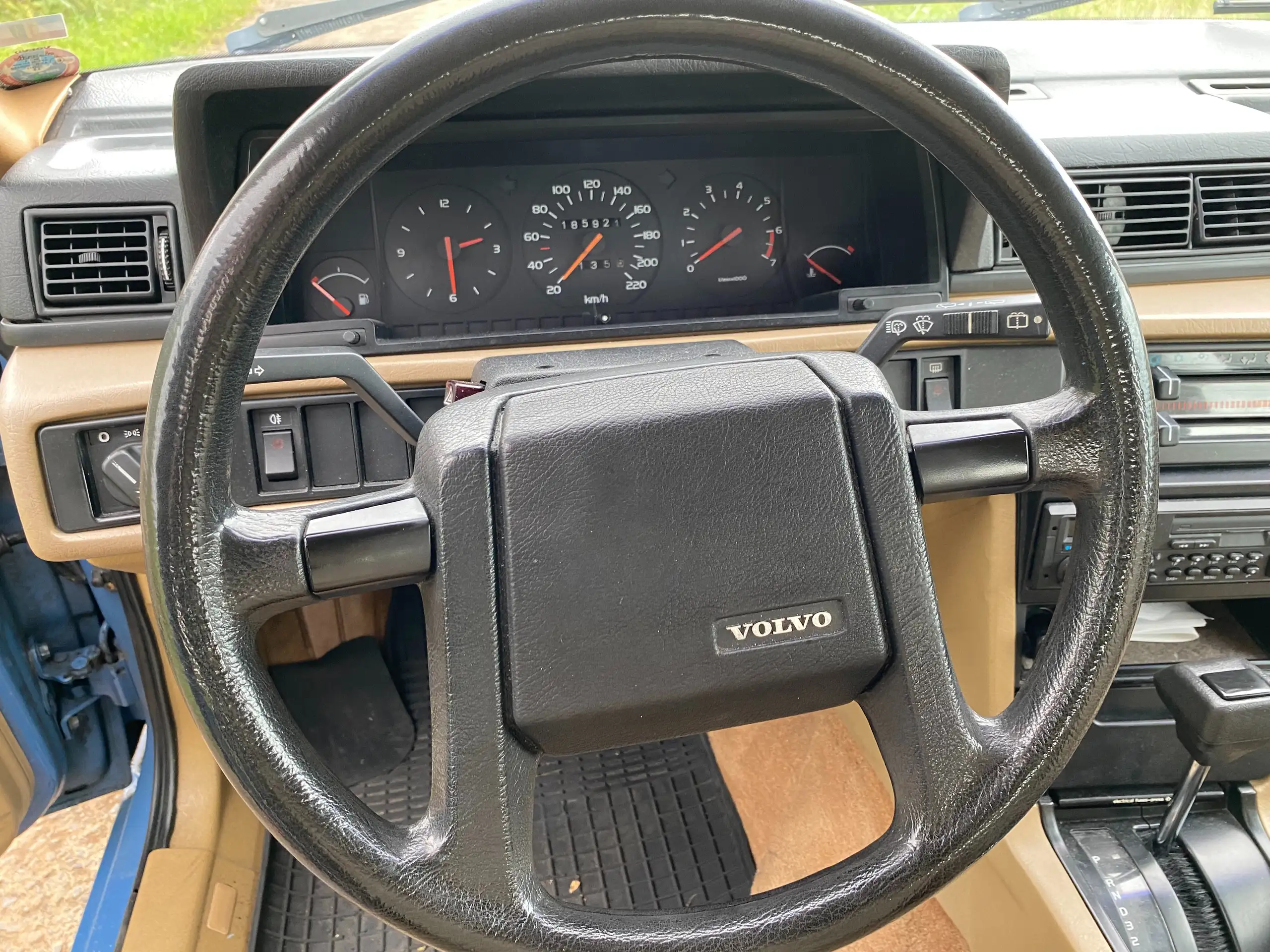 Volvo - 740