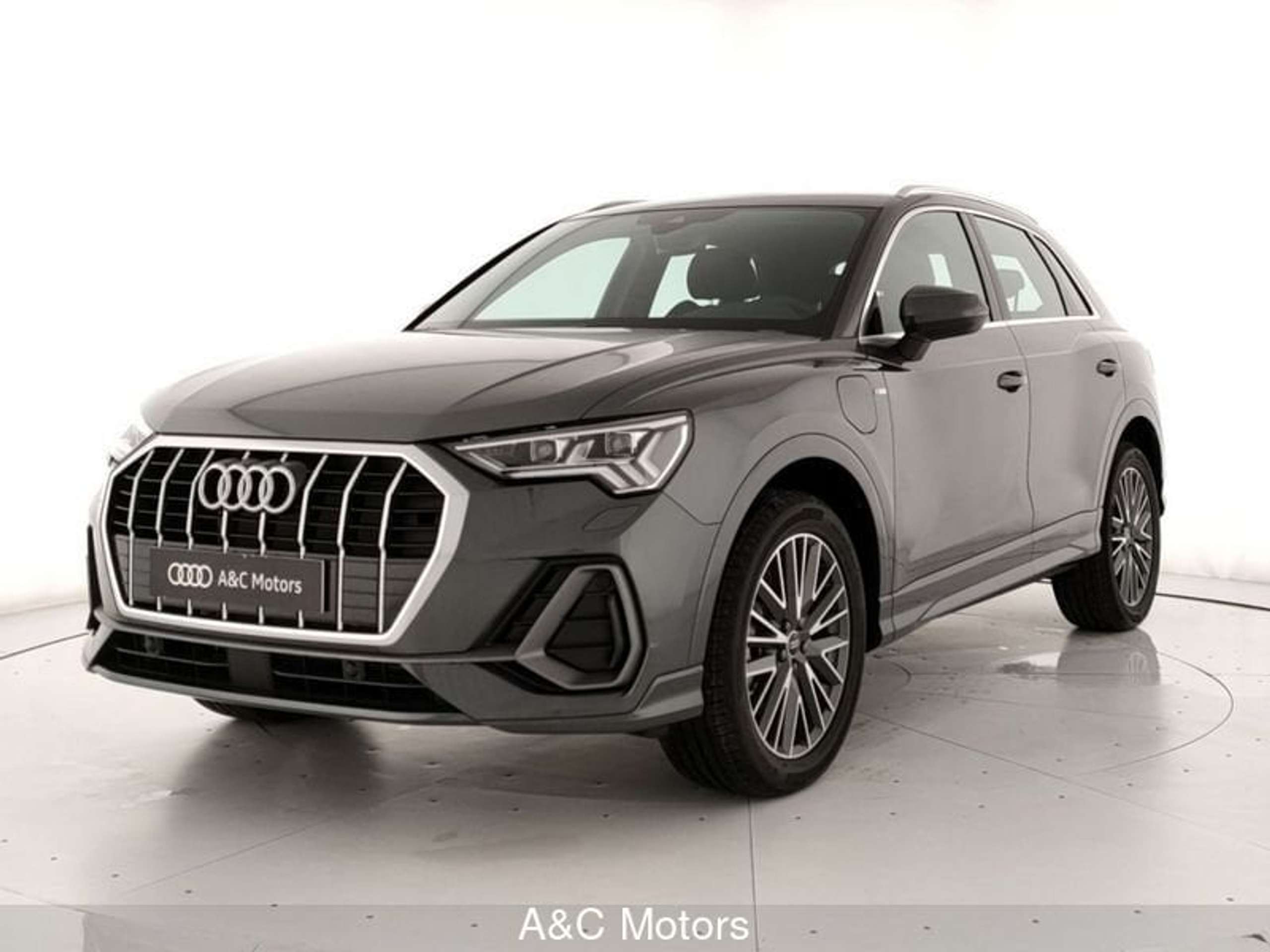 Audi - Q3