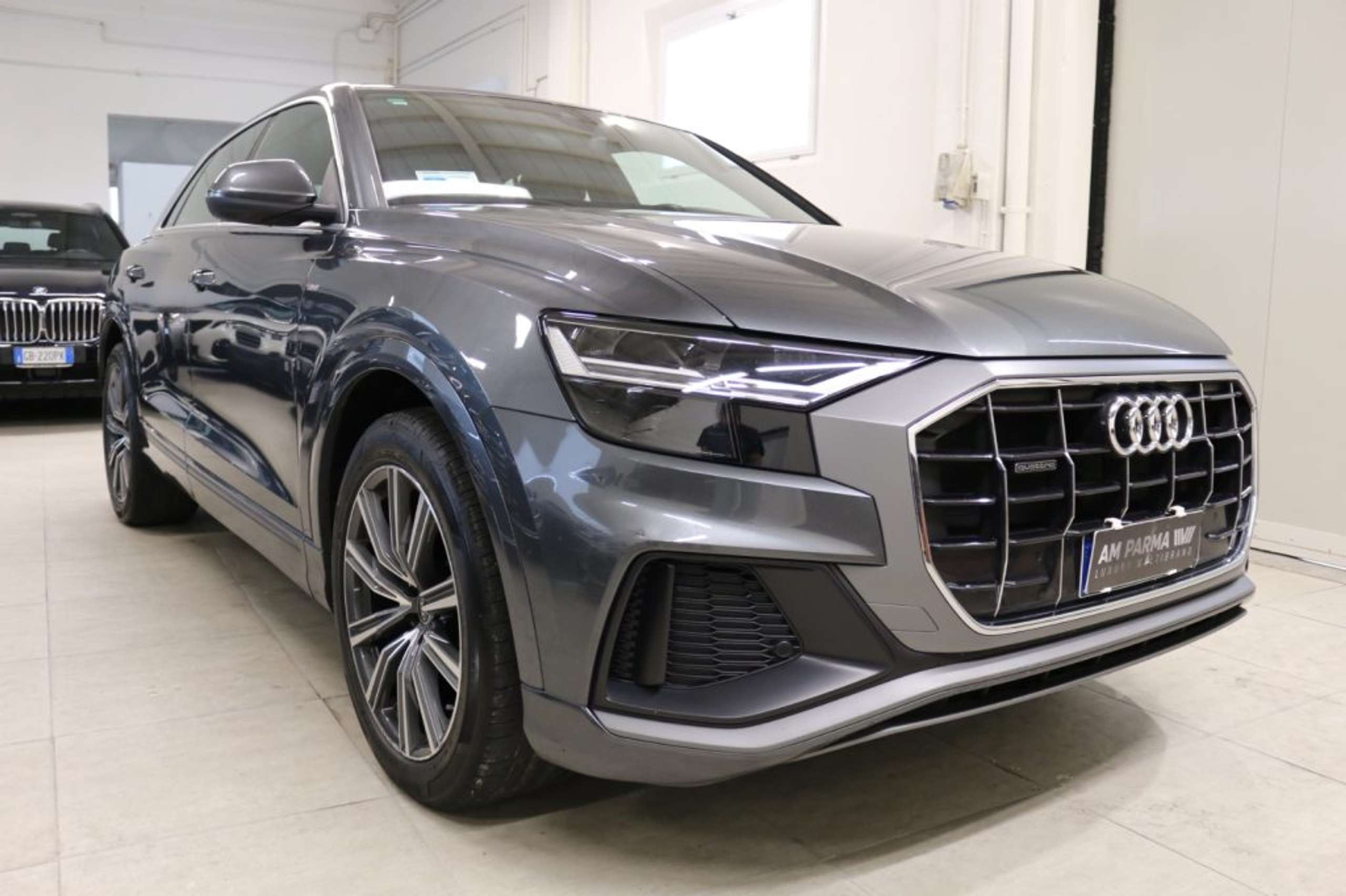 Audi - Q8