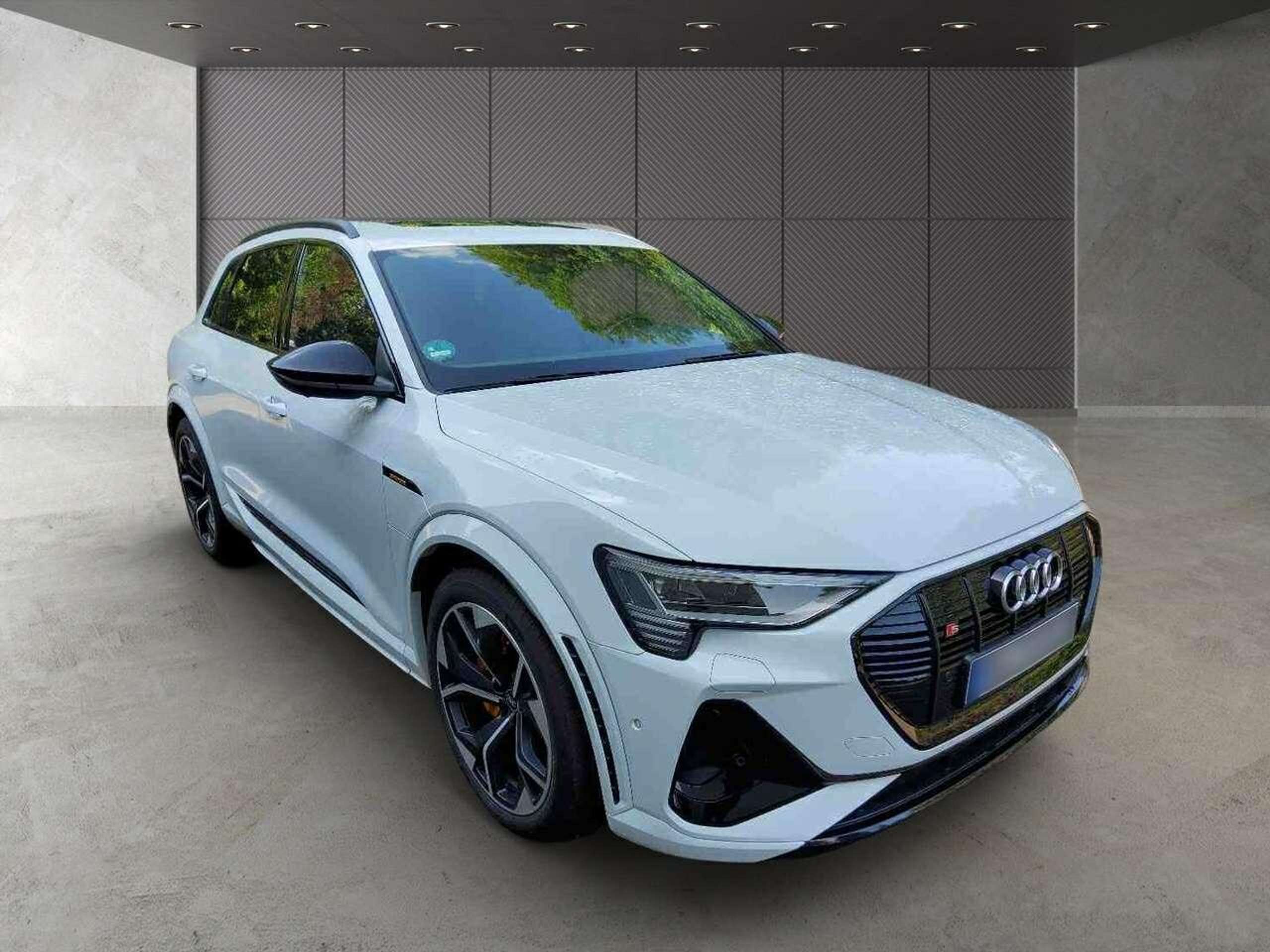 Audi - e-tron