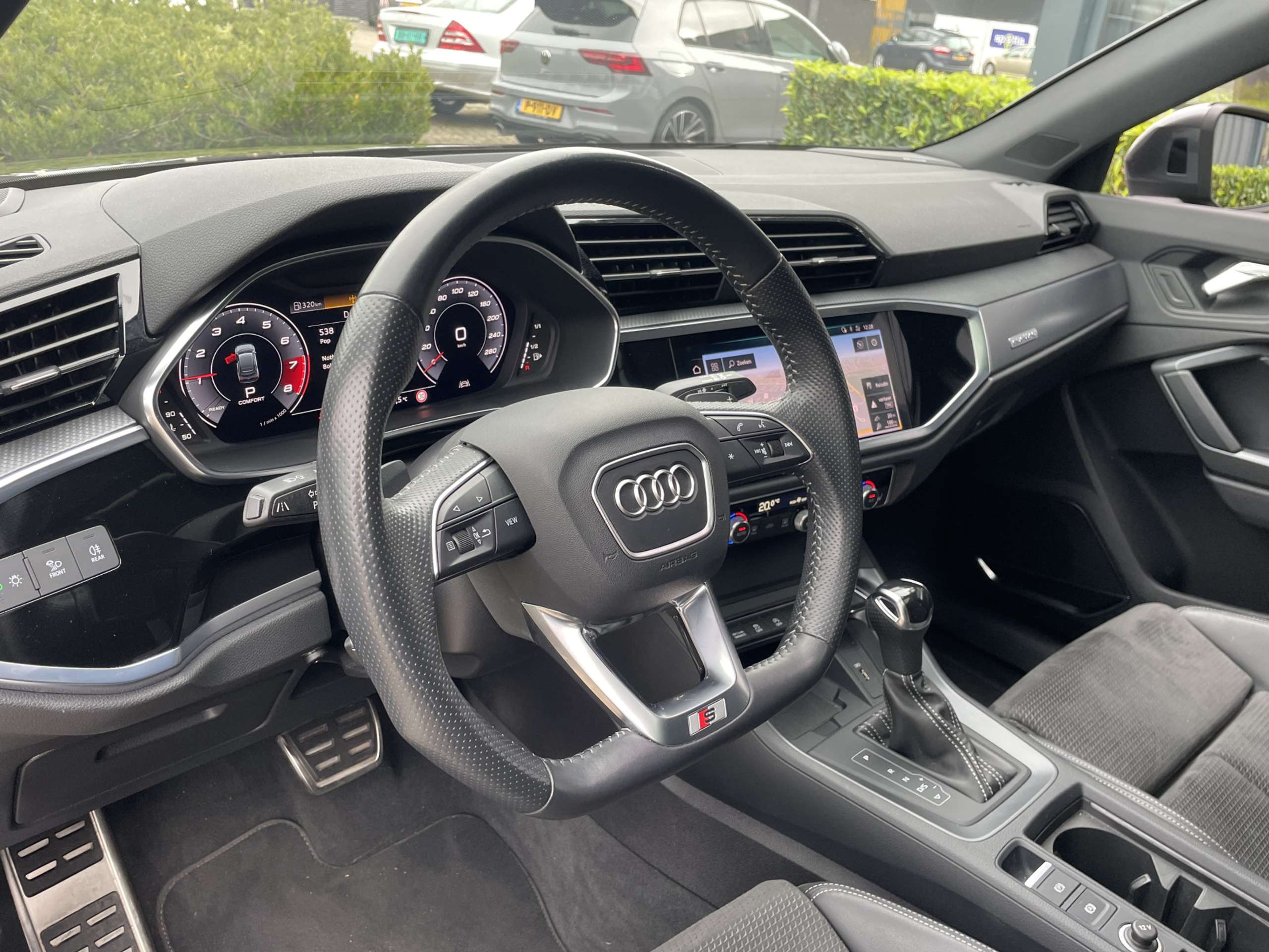 Audi - Q3