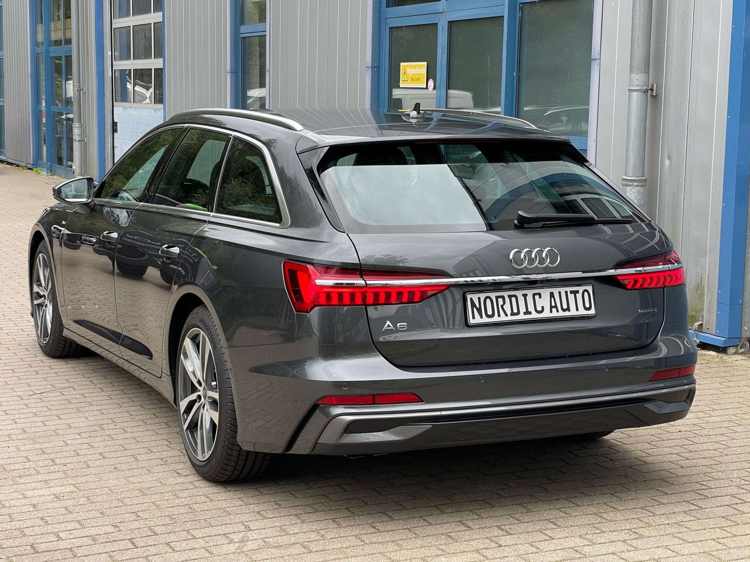 Audi - A6