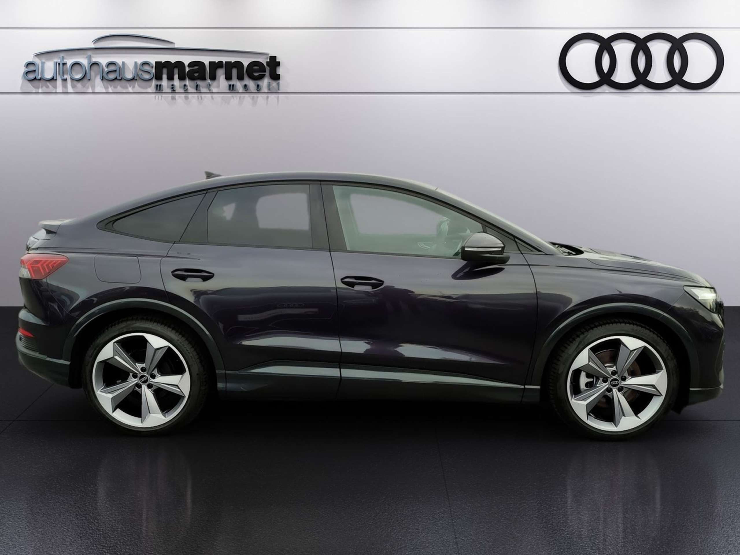 Audi - Q4 e-tron