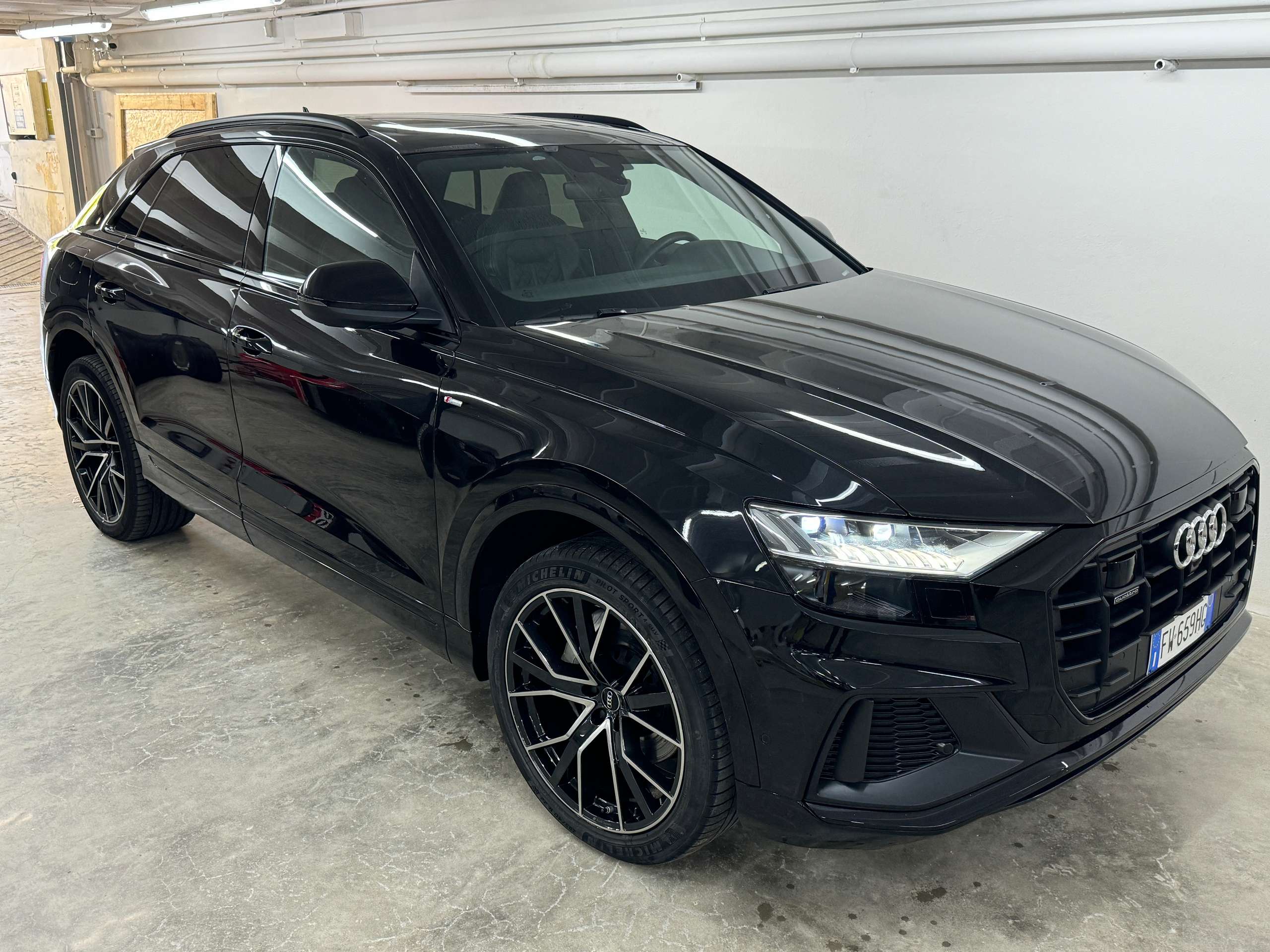 Audi - Q8